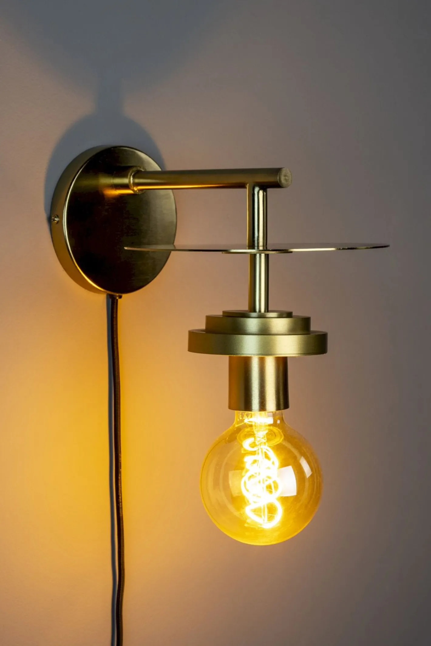 Best Dutchbone Aden Wandlamp Brass