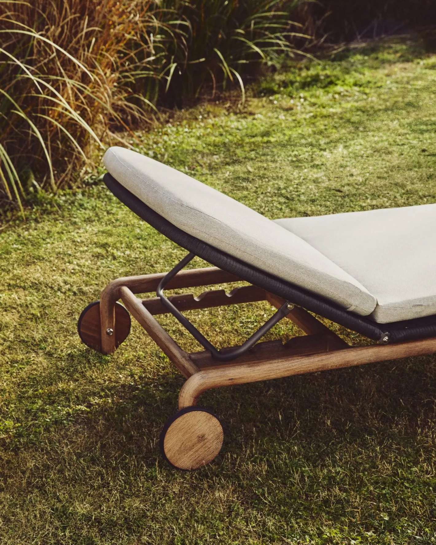 Best Kave Home Alipa Outdoor Ligstoel Antraciet