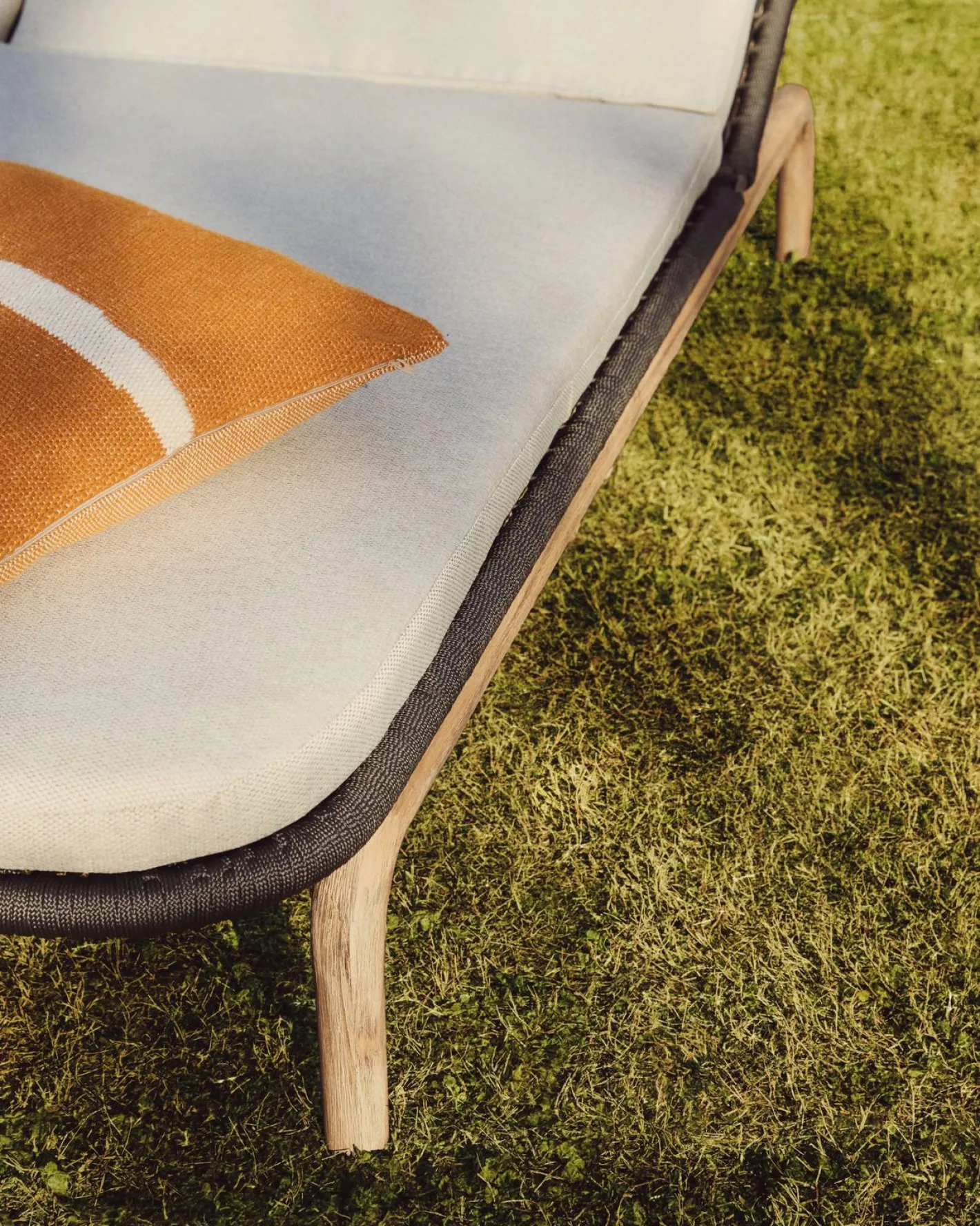 Best Kave Home Alipa Outdoor Ligstoel Antraciet