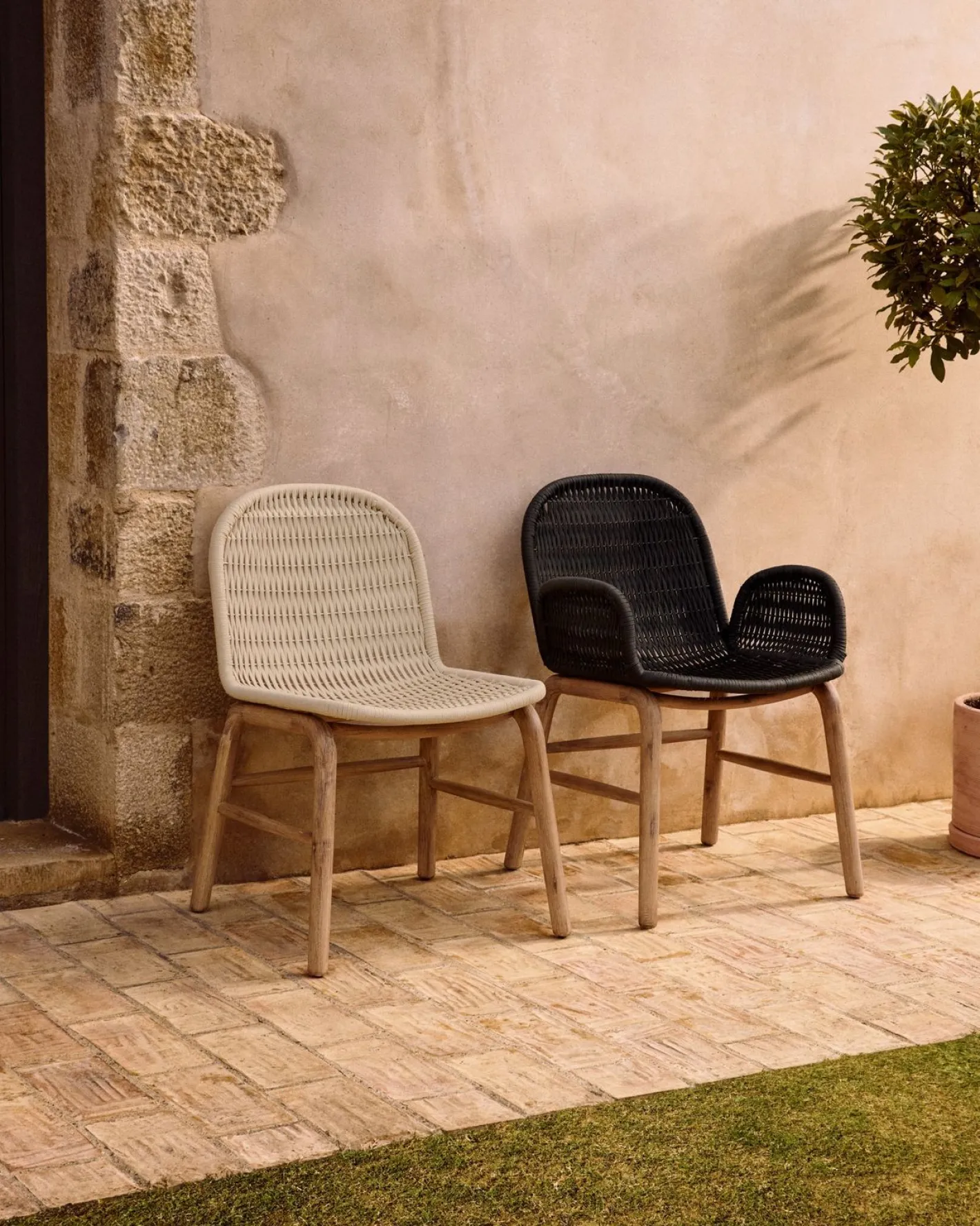 Online Kave Home Alipa Tuin Armstoel Antraciet