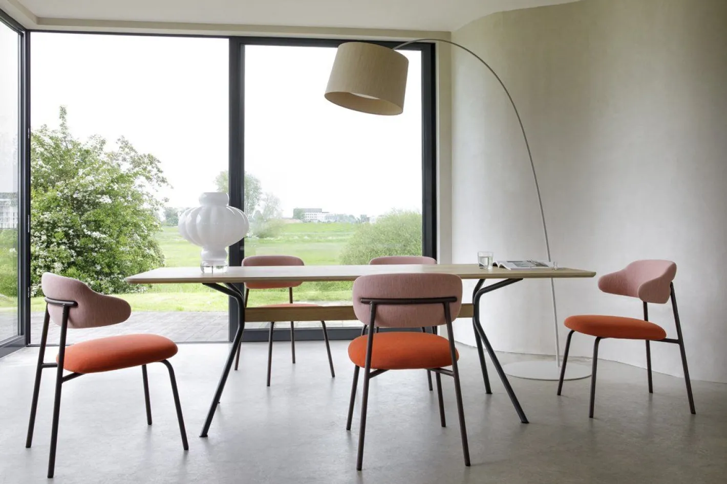 Discount Artifort Aloa Eetkamerstoel Roze, Rood