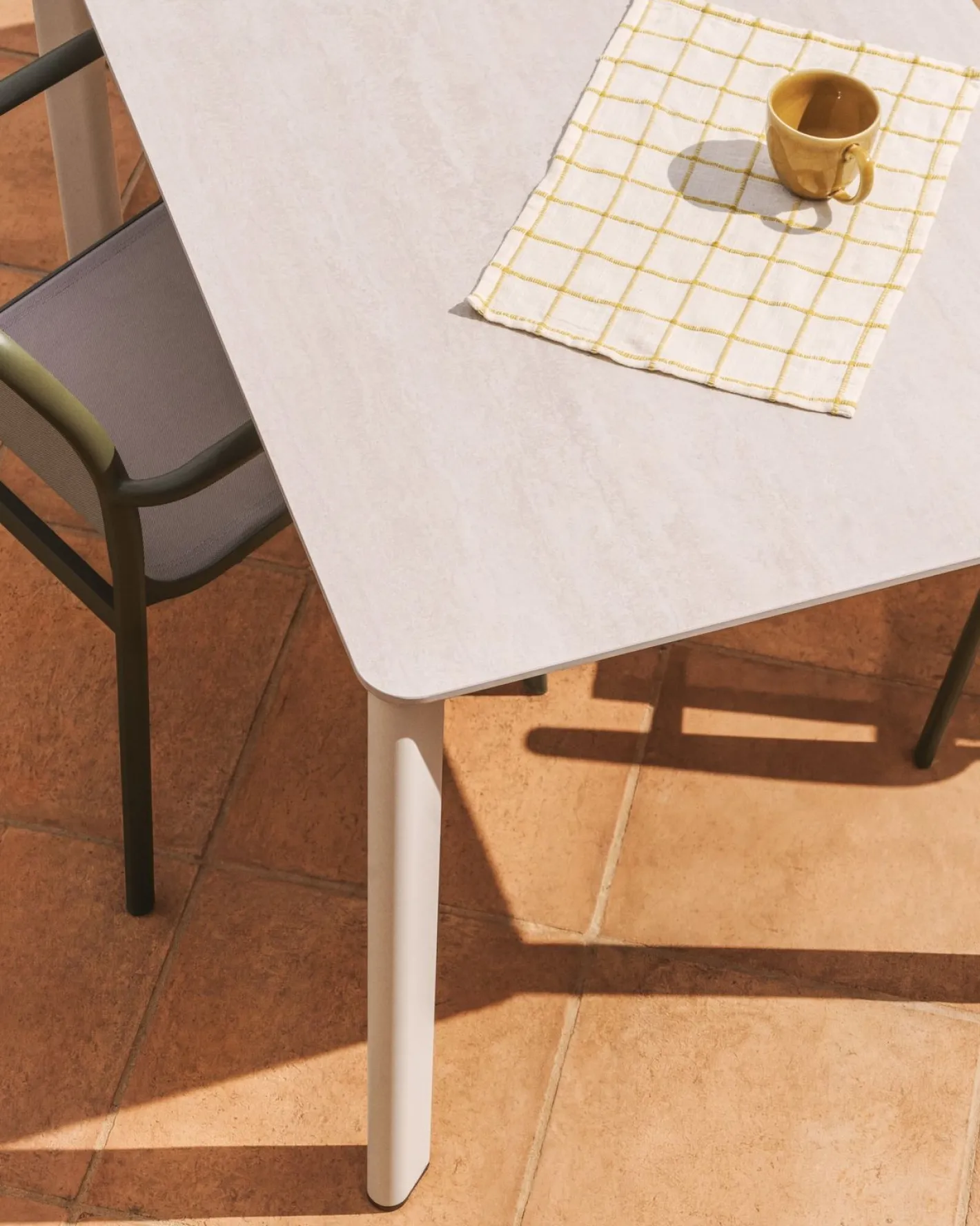 Outlet Kave Home Anafi Tuintafel Beige