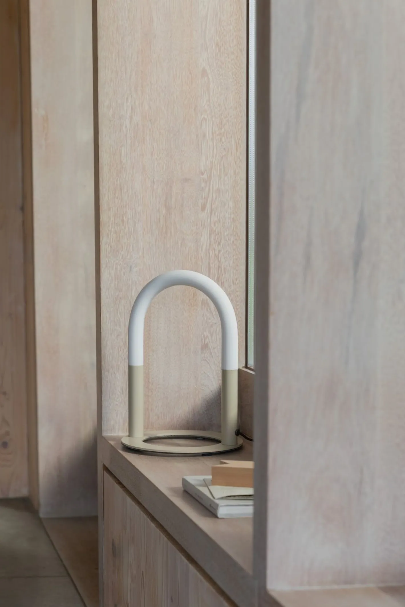 Clearance Zuiver Arch Tafellamp Beige