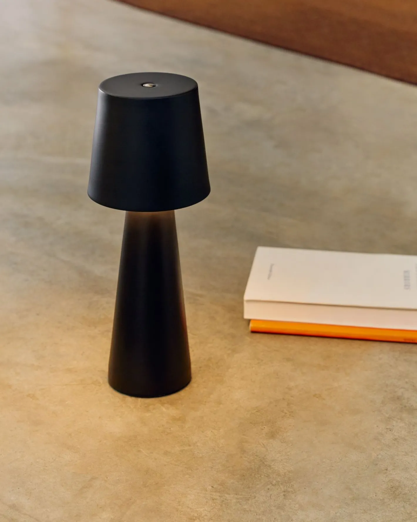 Kave Home Arenys Kleine Tafellamp Zwart