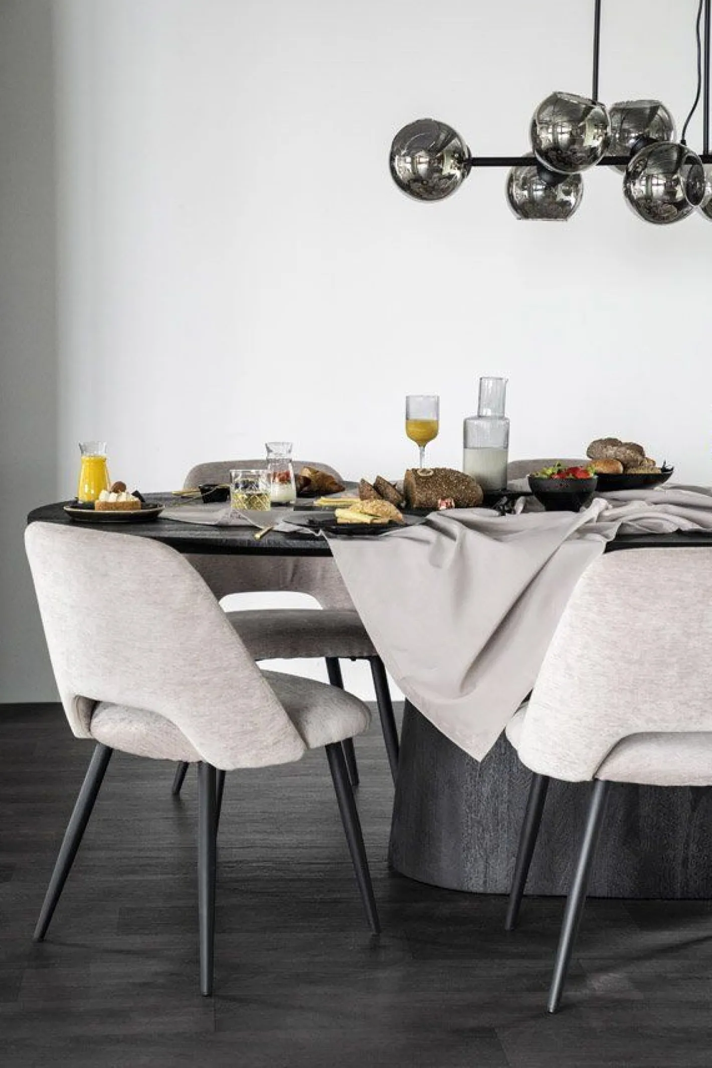 Sale Eleonora Aron Eettafel Bruin