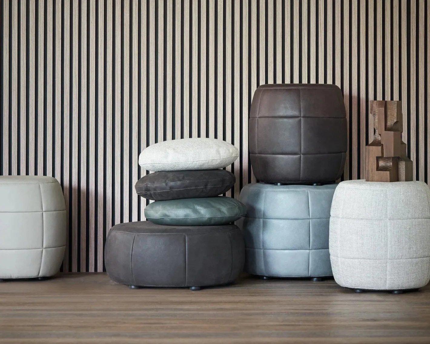 Design on Stock Barrell Poef Beige