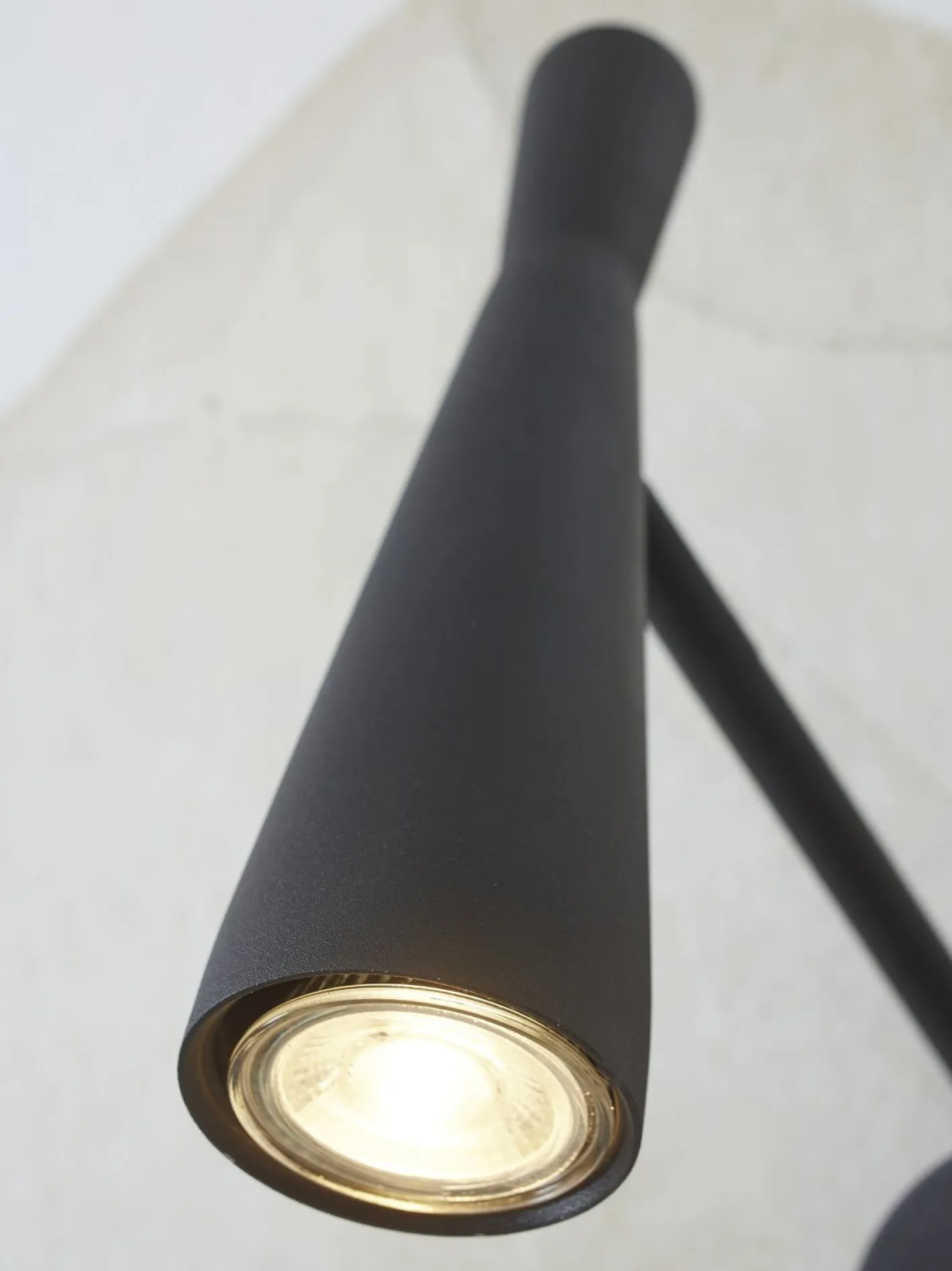 Hot It's about RoMi Bordeaux Wandlamp Black