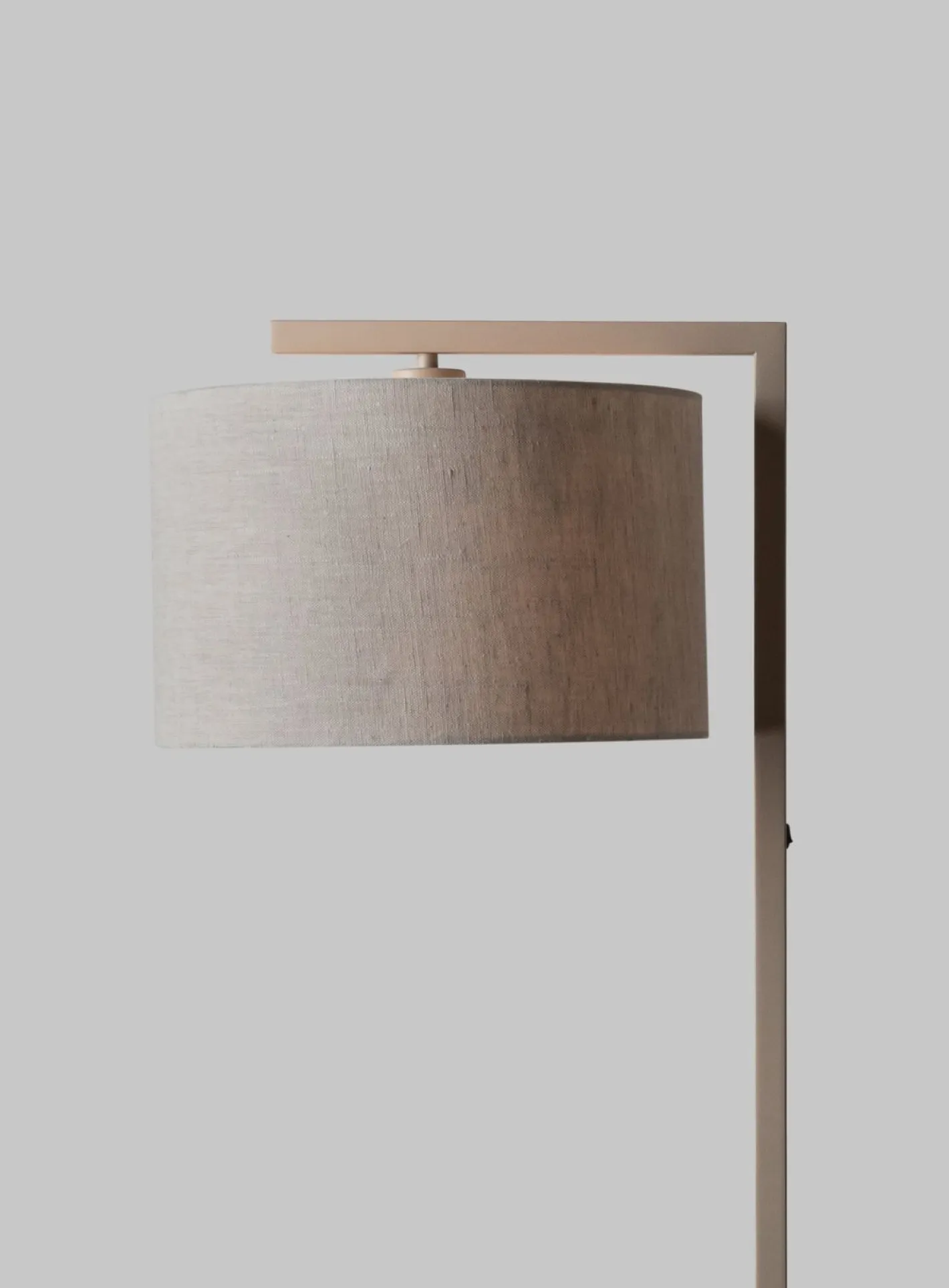 Discount It's about RoMi Boston M Vloerlamp Sand, Dark Linen