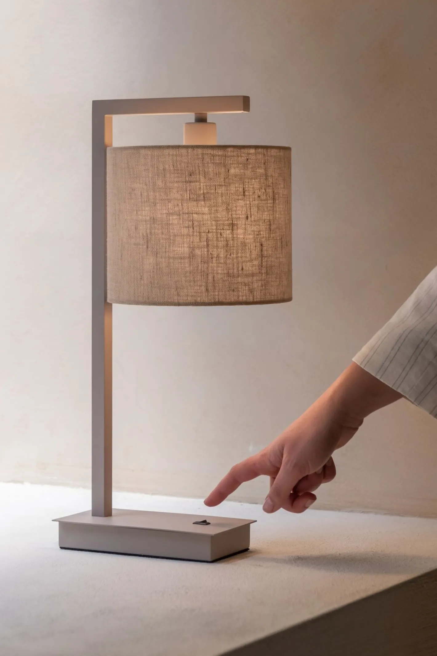 New It's about RoMi Boston Tafellamp Sand, Dark Linen
