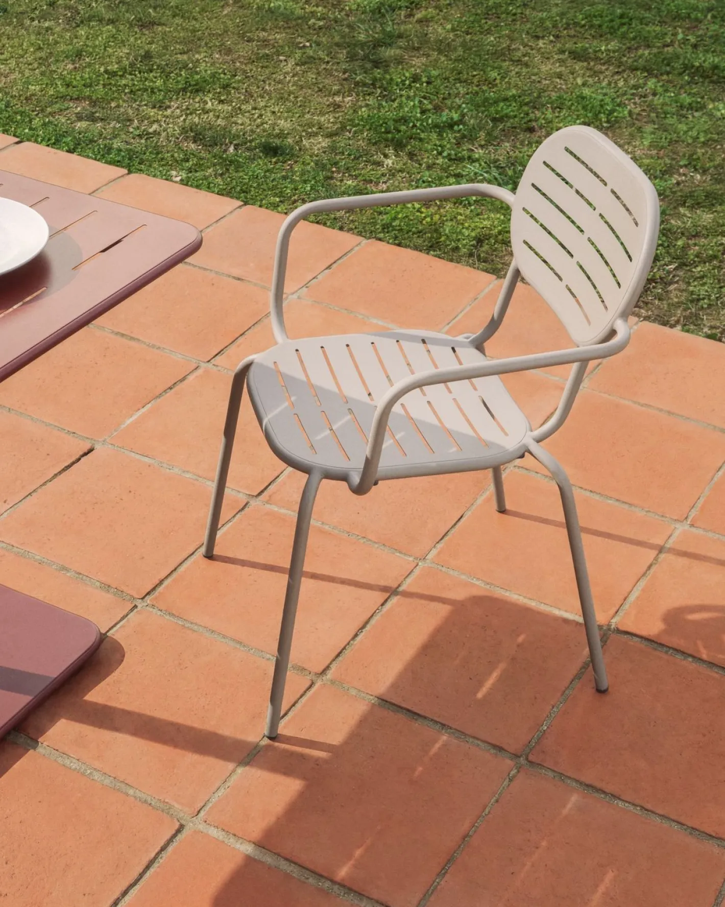 Outlet Kave Home Brai Tuin Armstoel Taupe