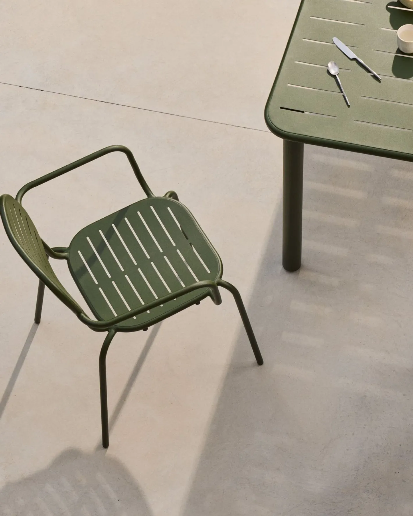 Sale Kave Home Brai Tuin Armstoel Donkergroen