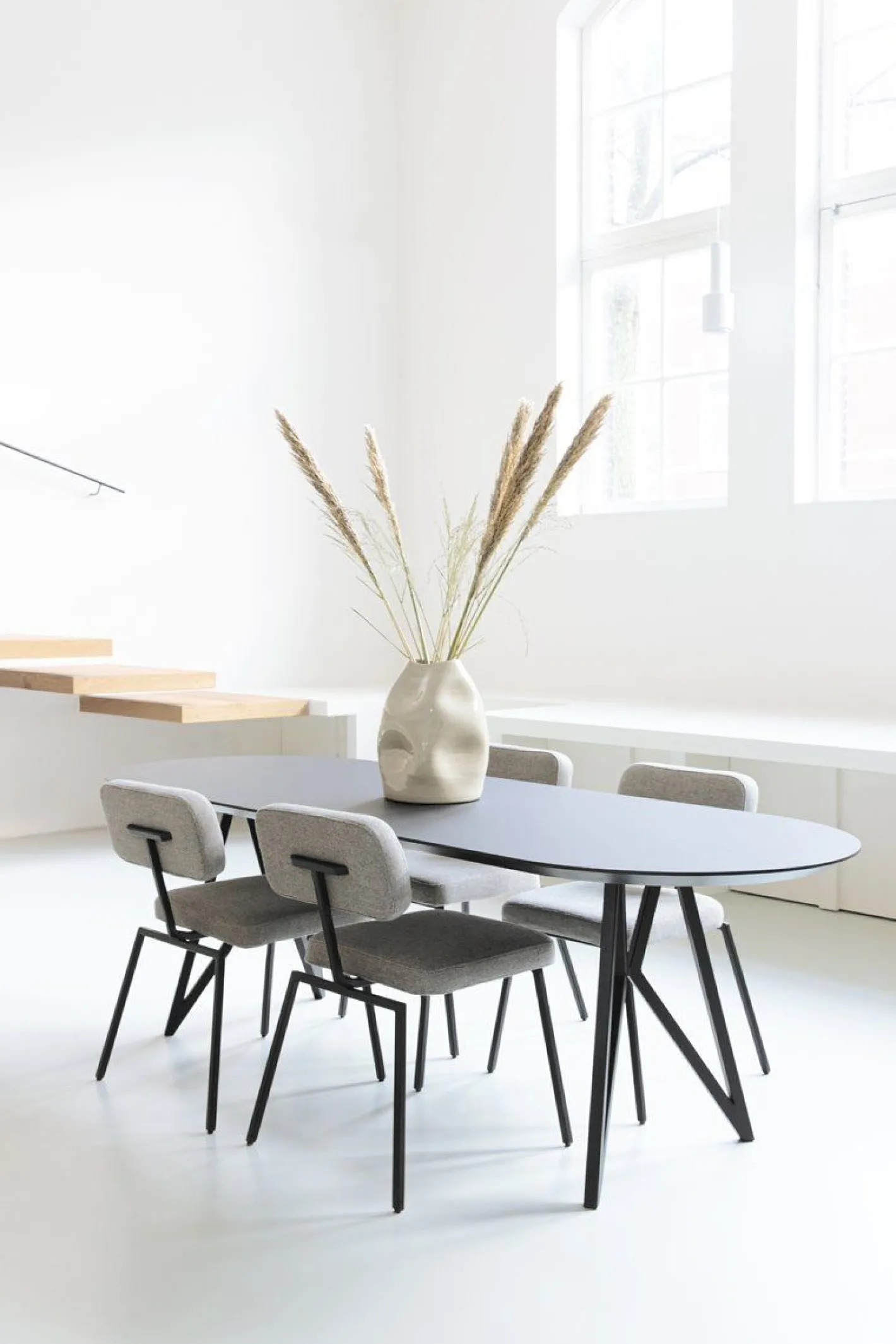 Outlet Studio HENK Butterfly Plat Ovaal Eettafel Zwart