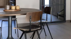Best Artifort Clarion Eettafel Bruin