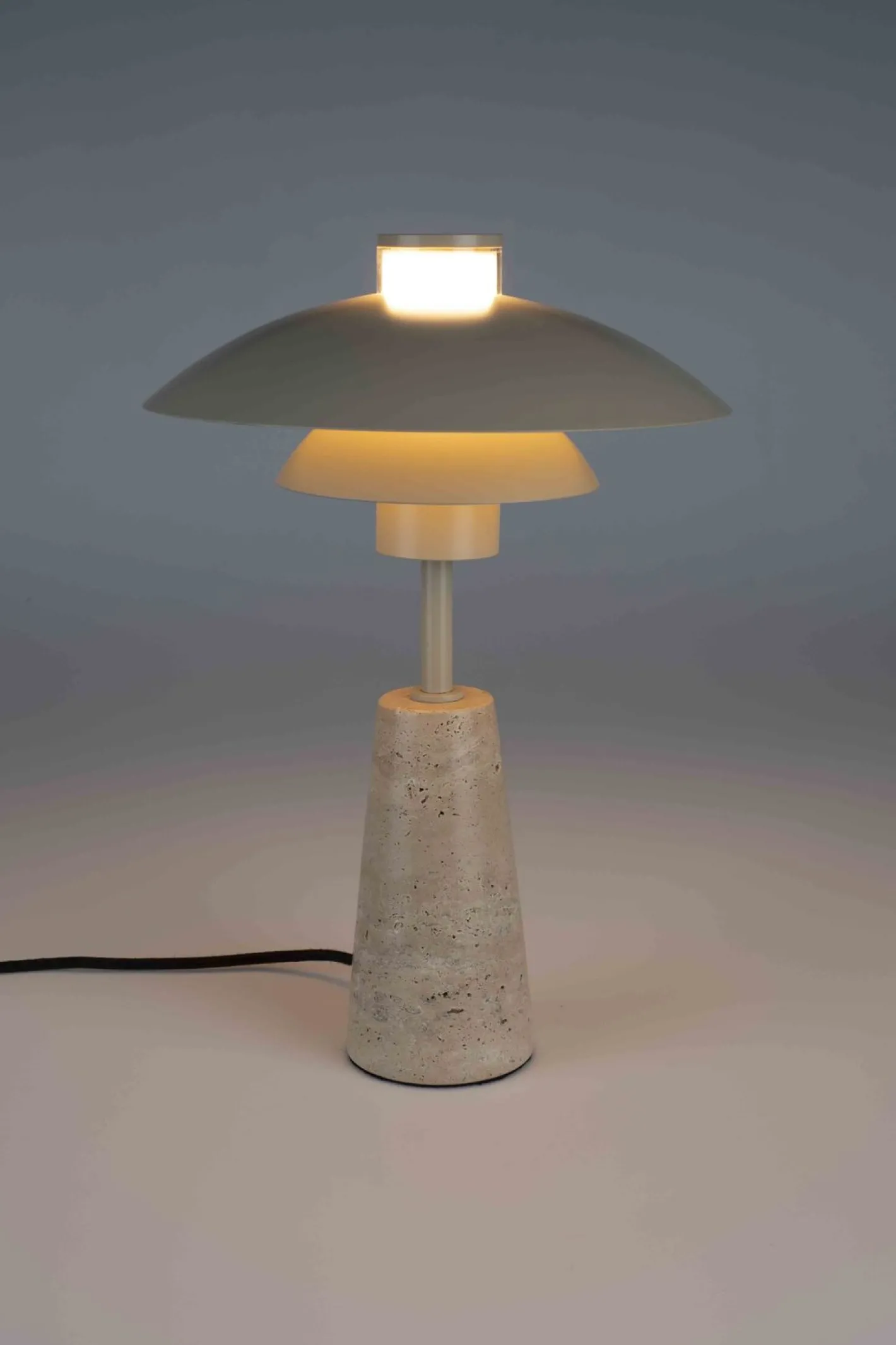 Online Zuiver Cole Tafellamp Beige