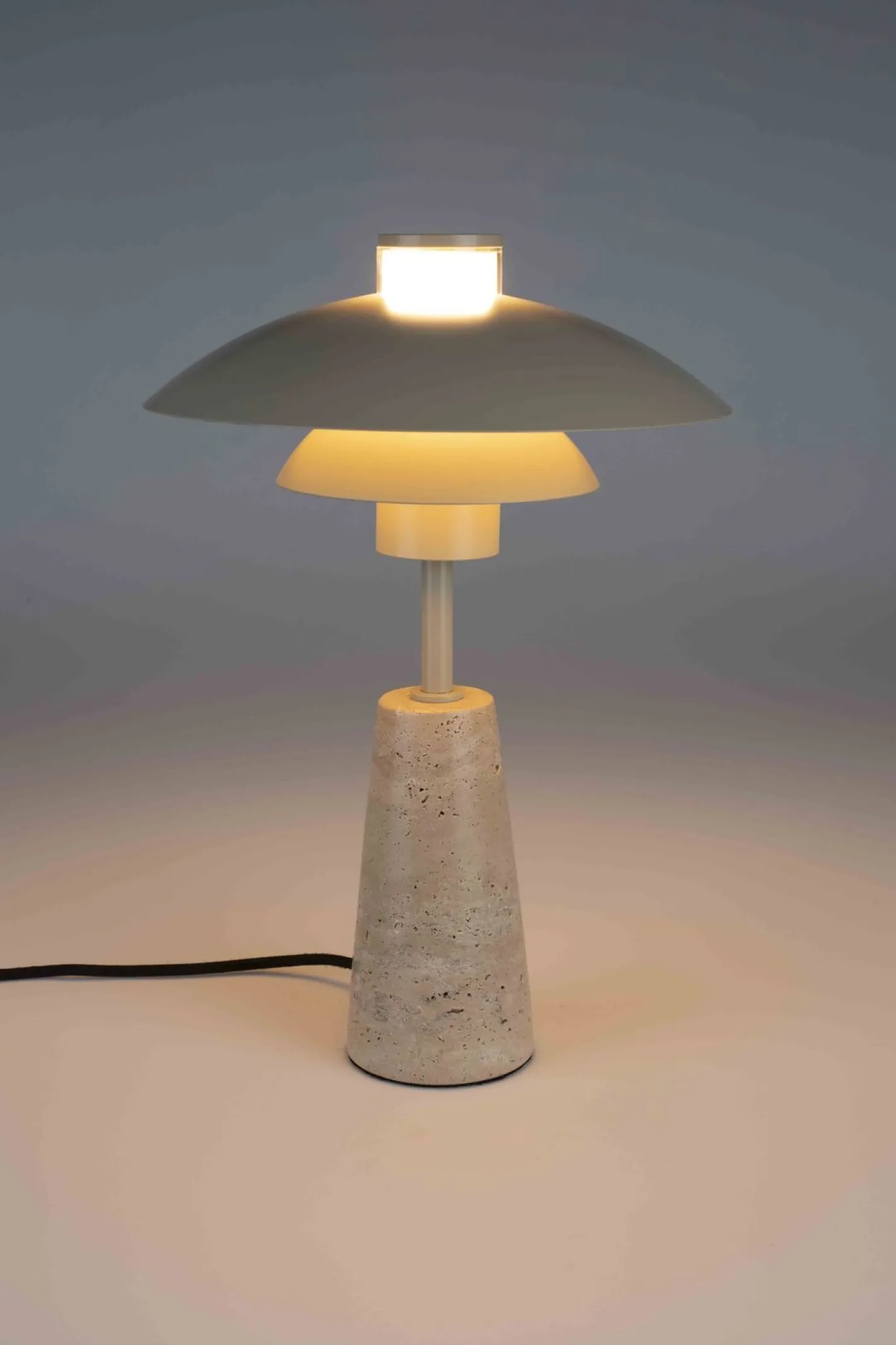 Online Zuiver Cole Tafellamp Beige