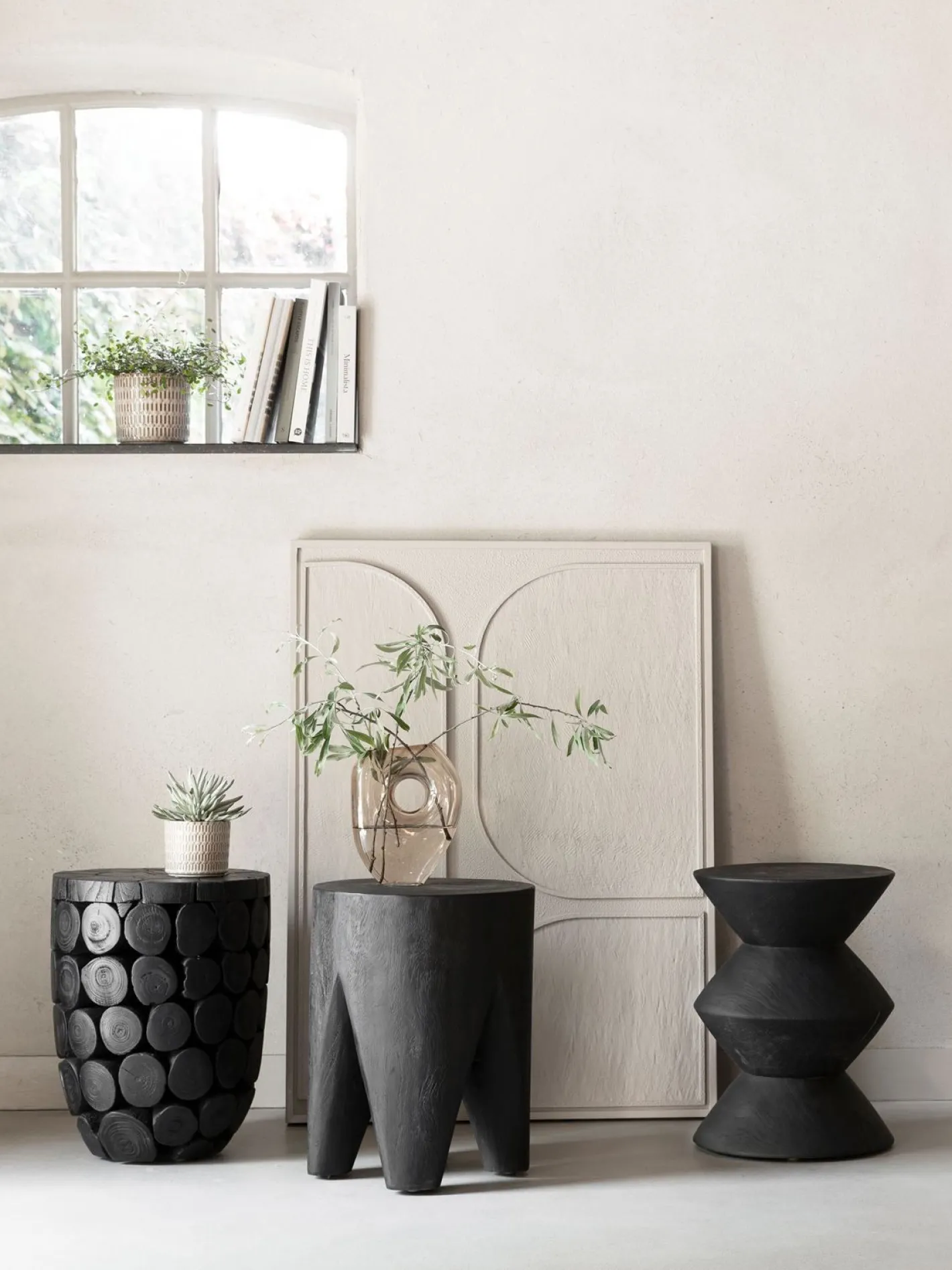 MUST Living Cone Bijzettafel Zwart