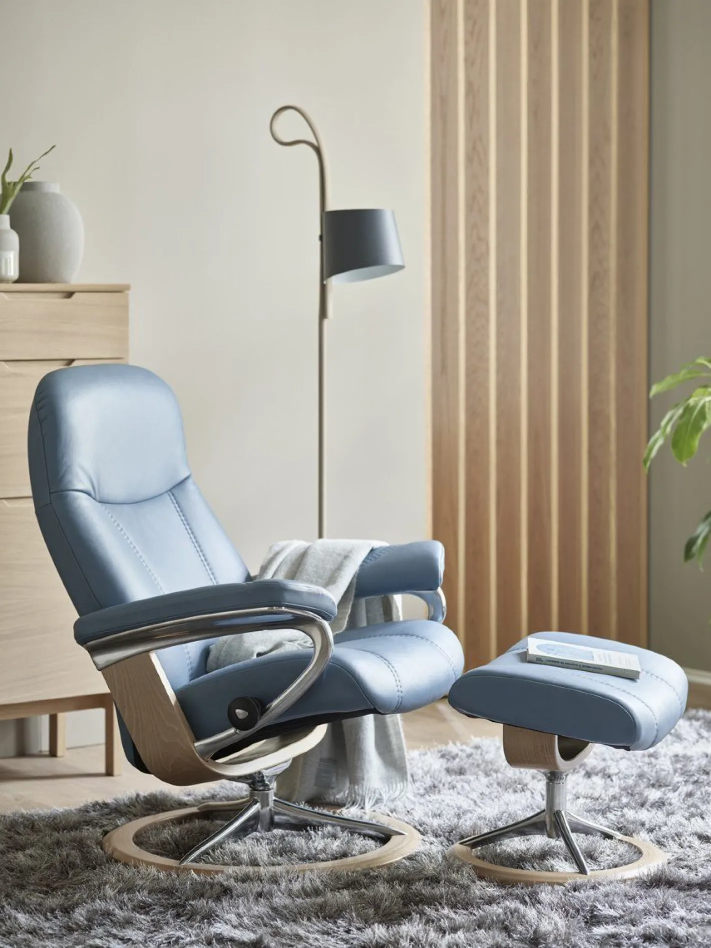 Clearance Stressless Consul Relaxfauteuil + Hocker Light Grey
