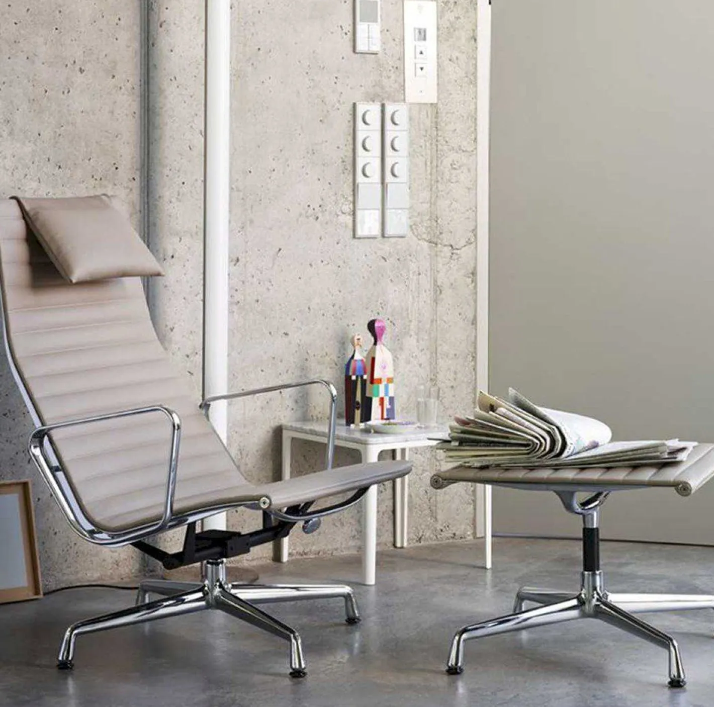 New Vitra Eames EA 124 Fauteuil Zwart