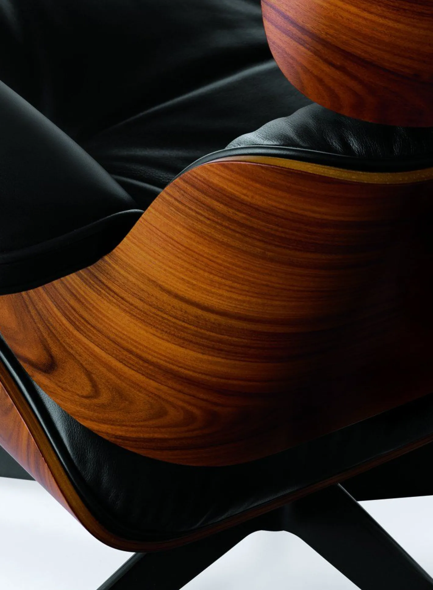 New Vitra Eames Lounge Chair & Hocker Zwart