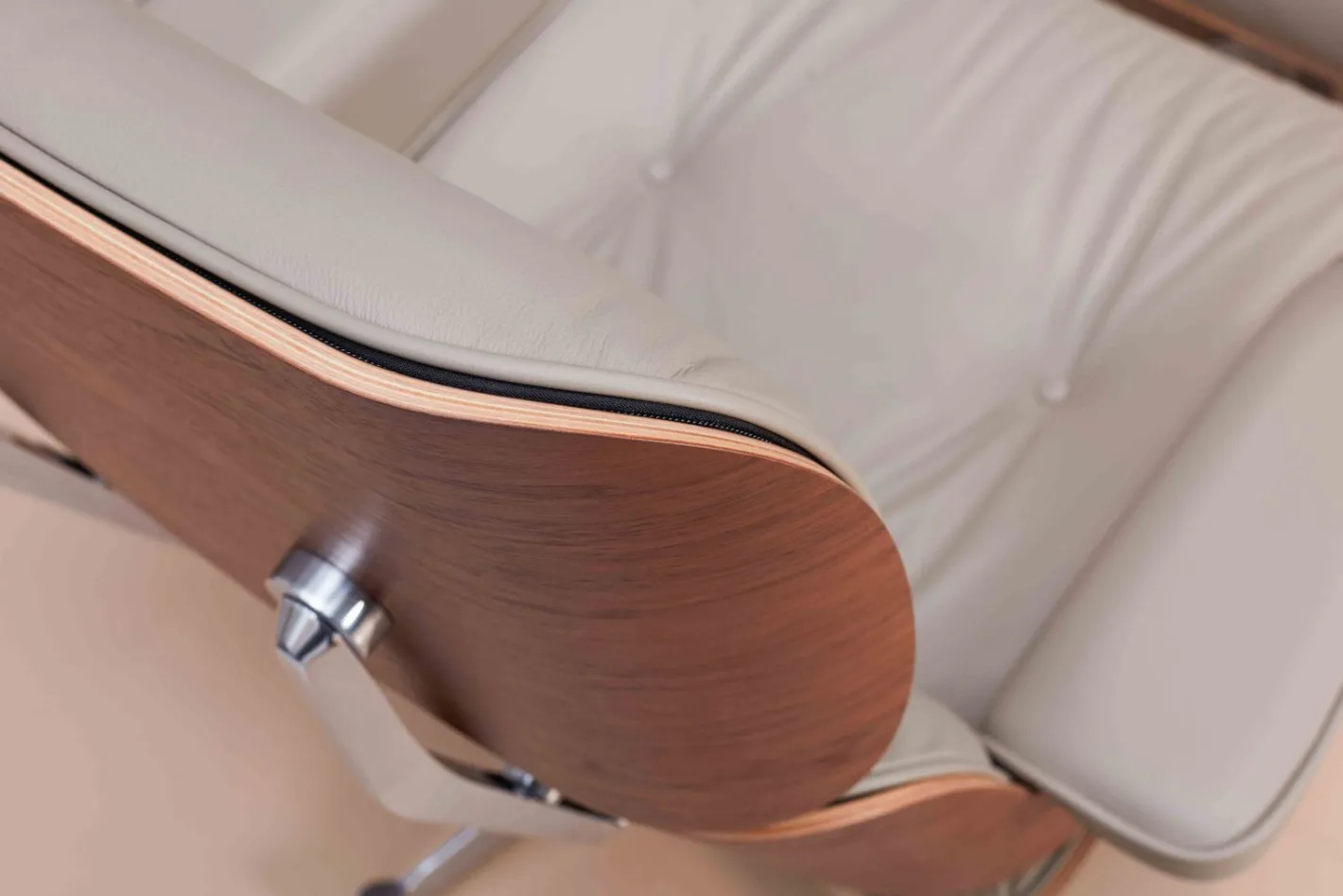 Online Vitra Eames Lounge Chair & Hocker Sand Sable