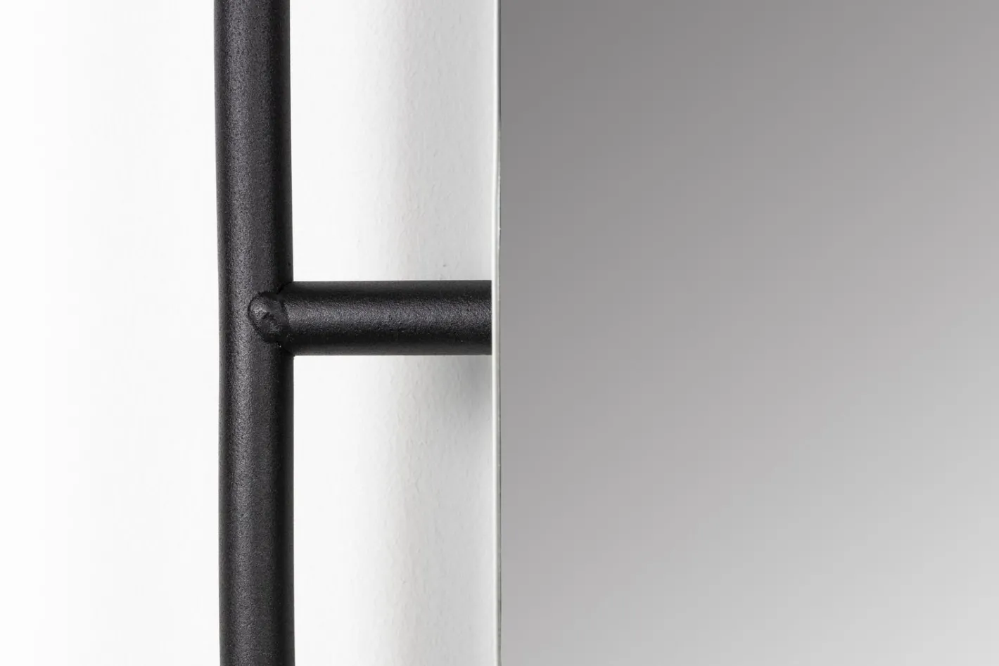 Outlet Zuiver Emma Spiegel Black