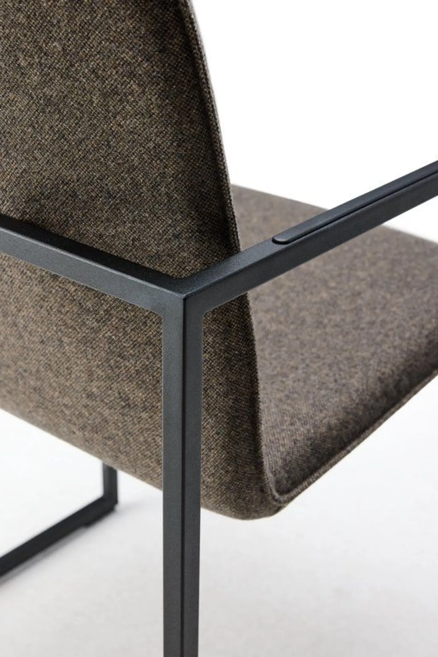 Best Arco Frame Friendly Eetkamerstoel Rust