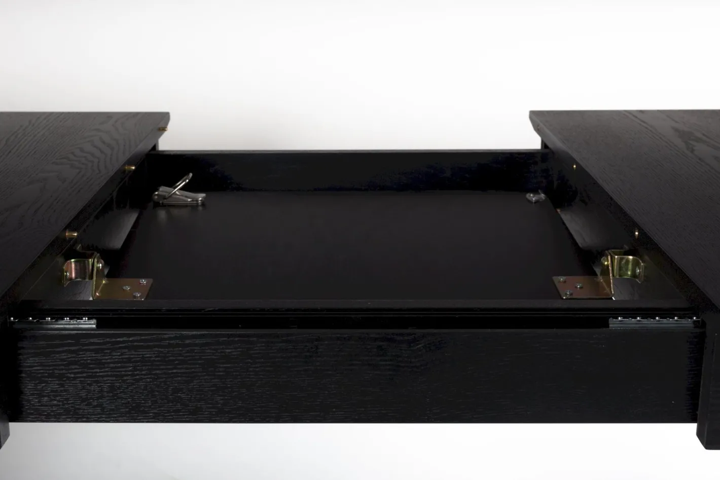 New Zuiver Glimps Eettafel Black