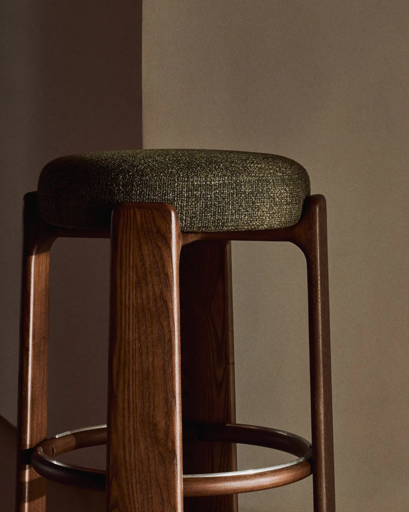 Online Kave Home Granite Lage Kruk Groen