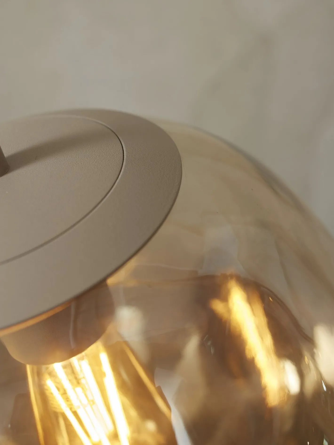 It's about RoMi Helsinki Hanglamp Amber