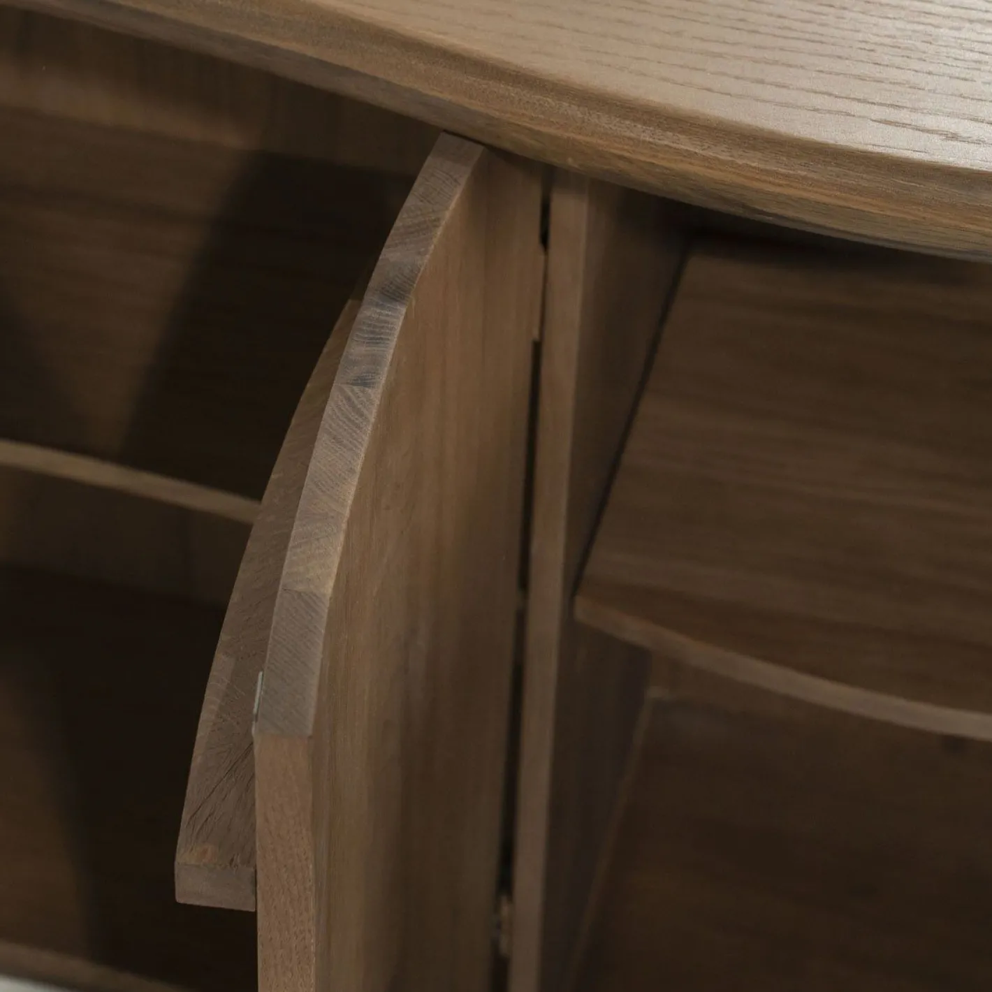 Sale Eleonora Josh Dressoir Bruin