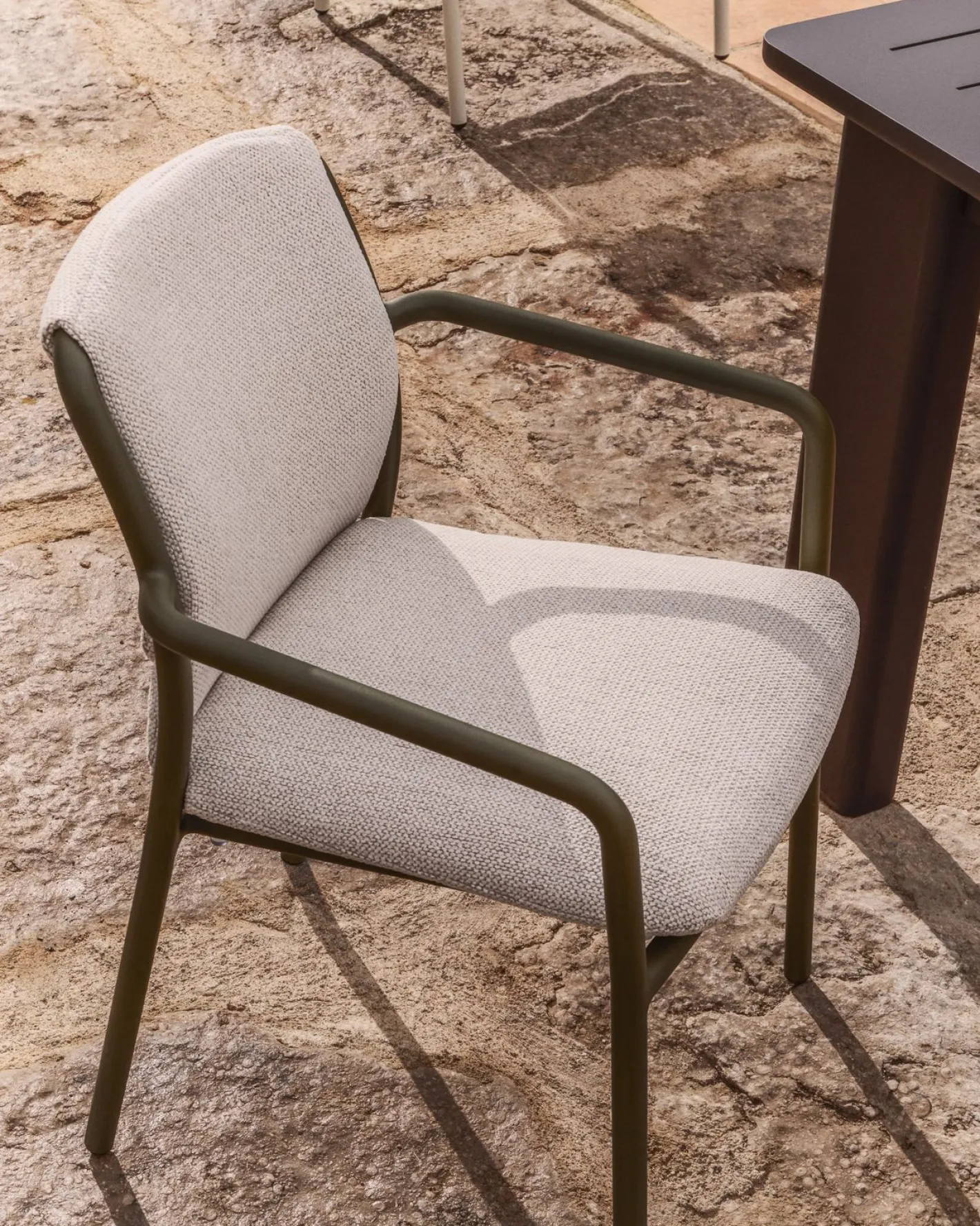 New Kave Home Linosa Tuinstoel Groen, Beige