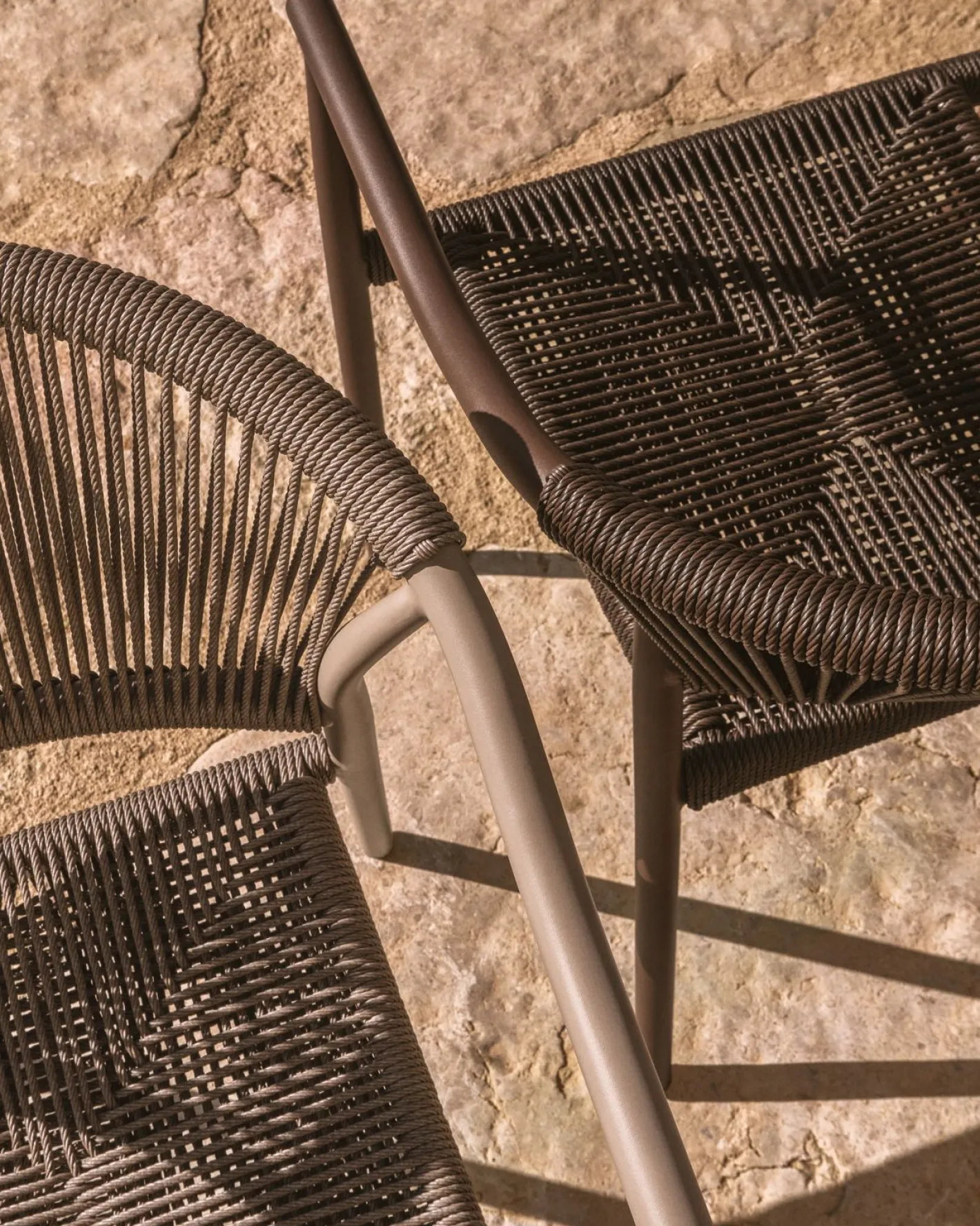 Online Kave Home Livadia Tuinstoel Taupe