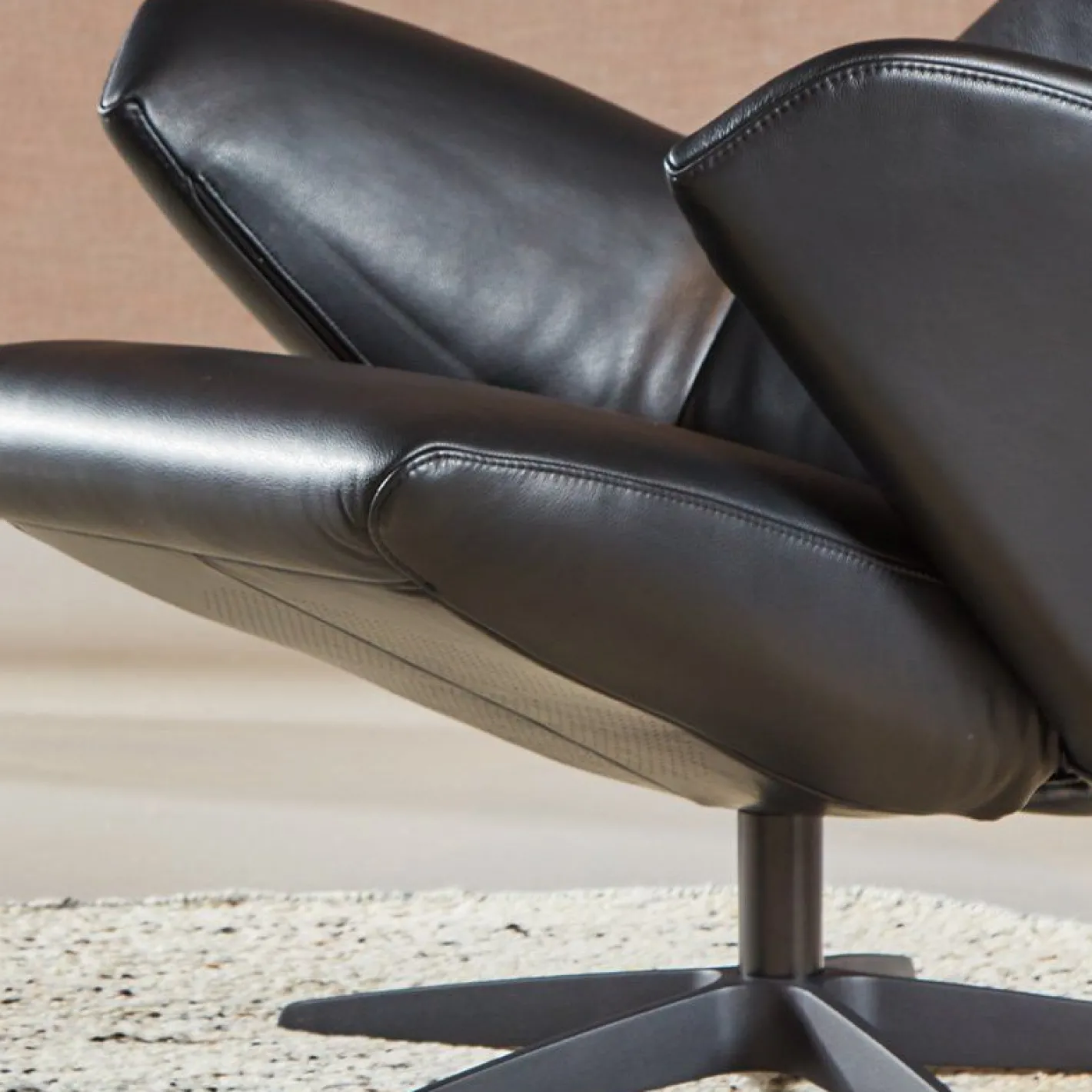 New Gealux Lucid Relaxfauteuil + Hocker Zwart