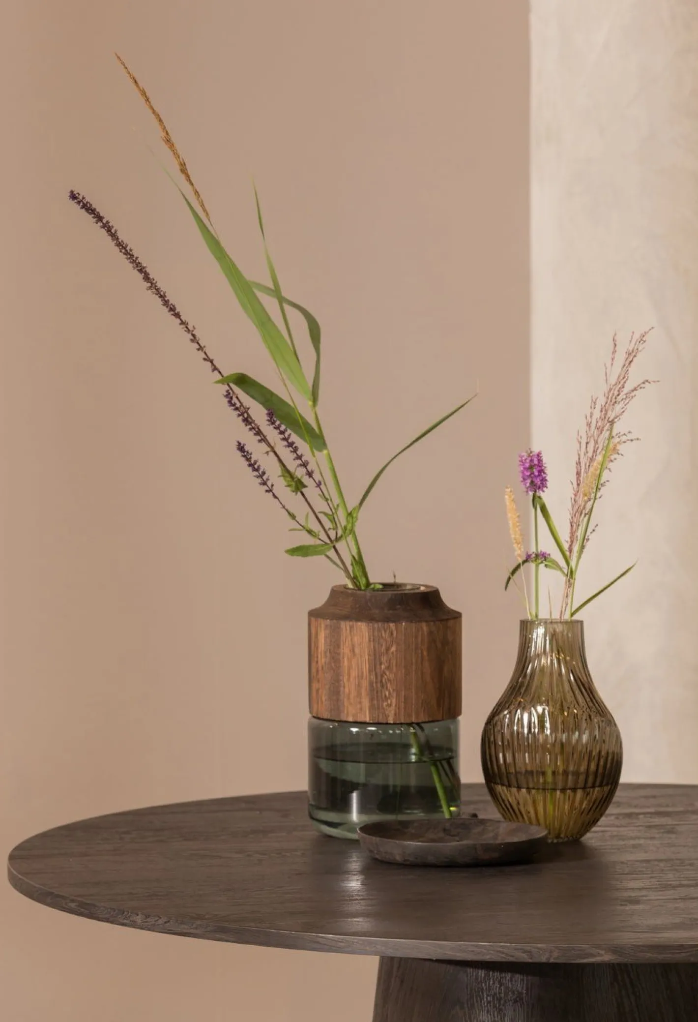 Best WOOOD Maan Eettafel Dark Brown