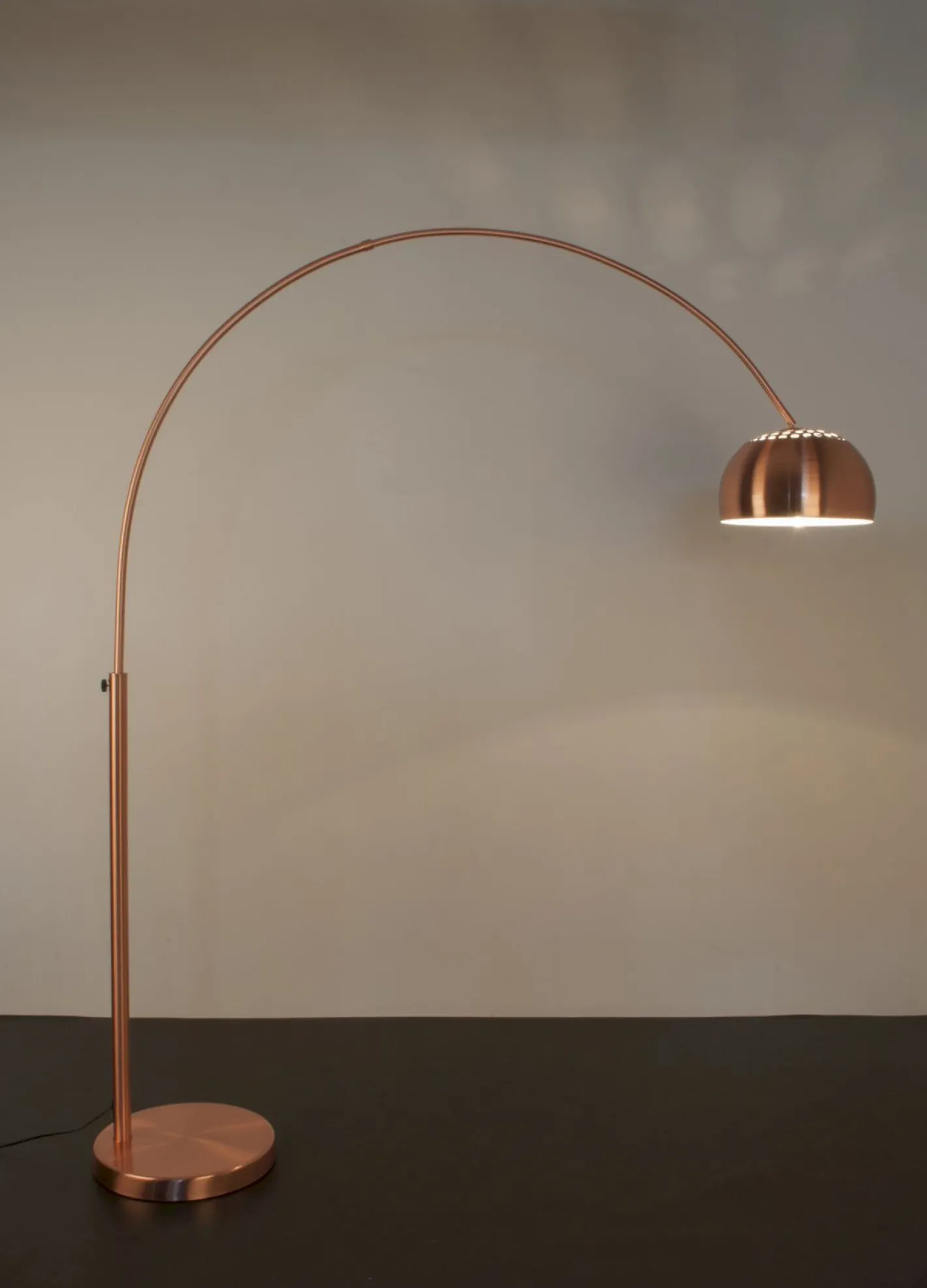 Sale Zuiver Metal Bow Vloerlamp Copper