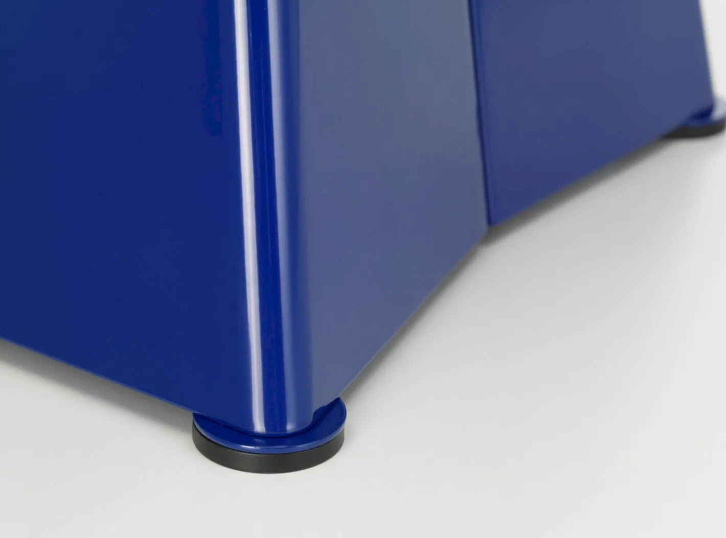 Outlet Vitra Metallique Tabouret Kruk Blue