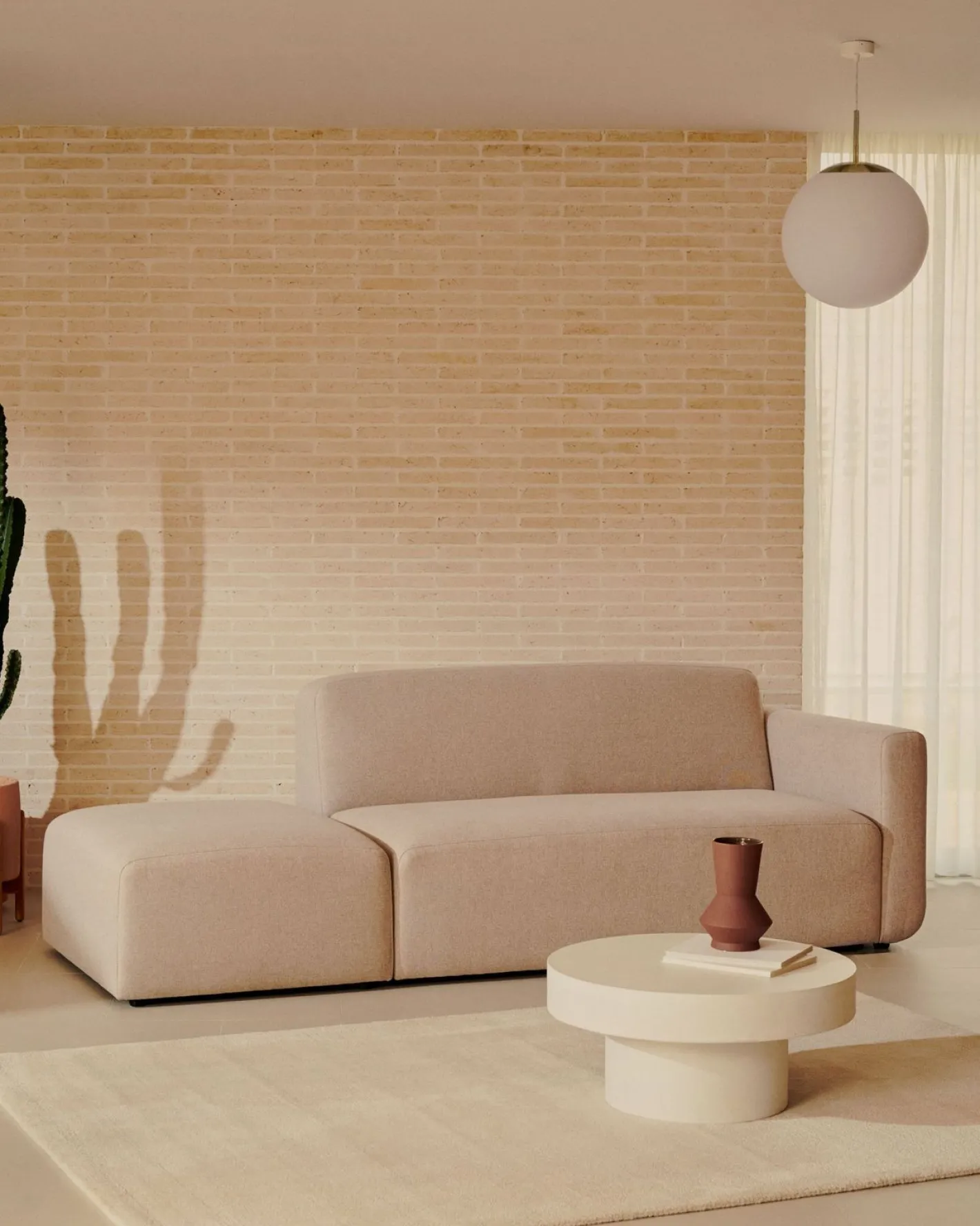 New Kave Home Neom Groot Hocker Beige