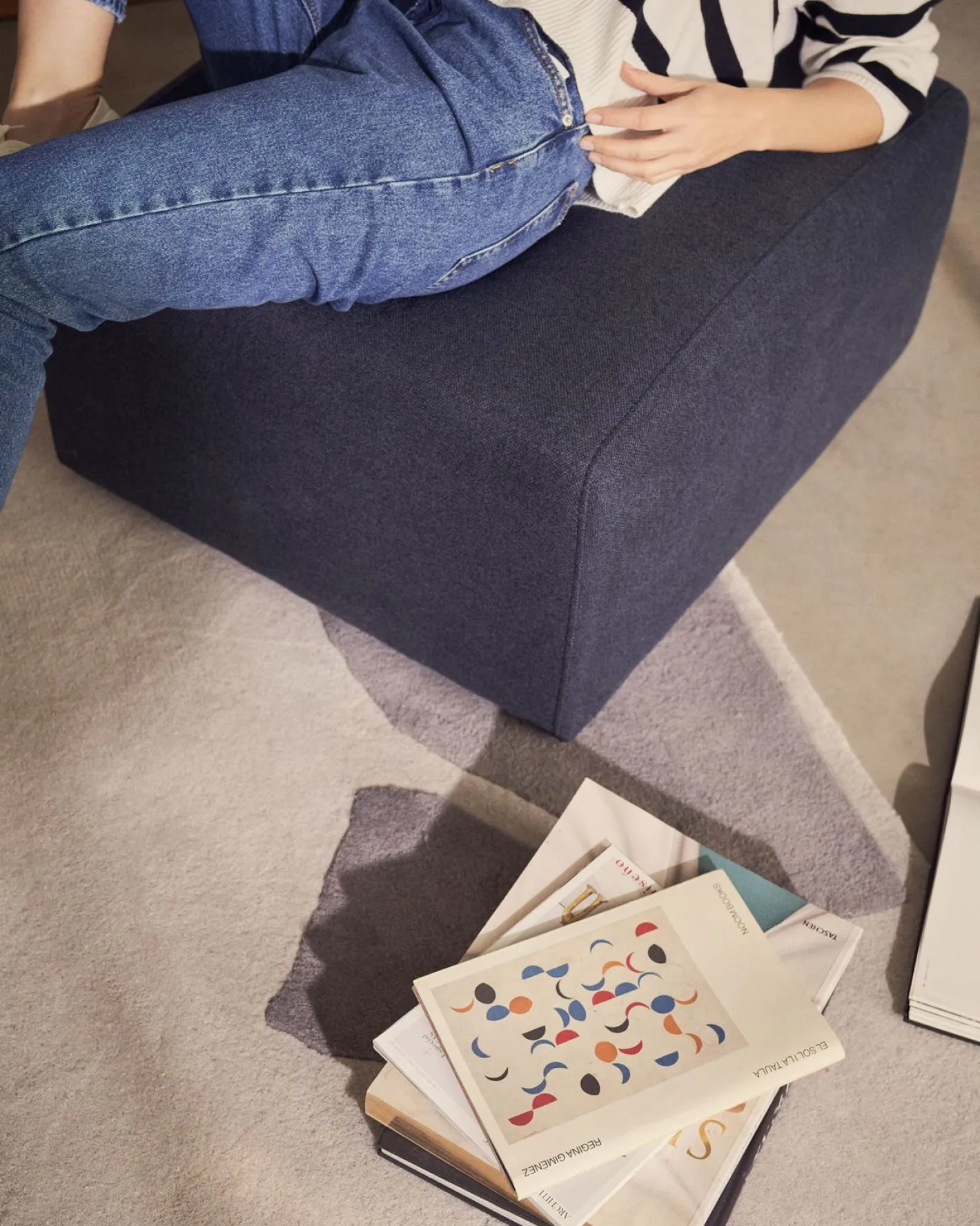 Kave Home Neom Hocker Blauw