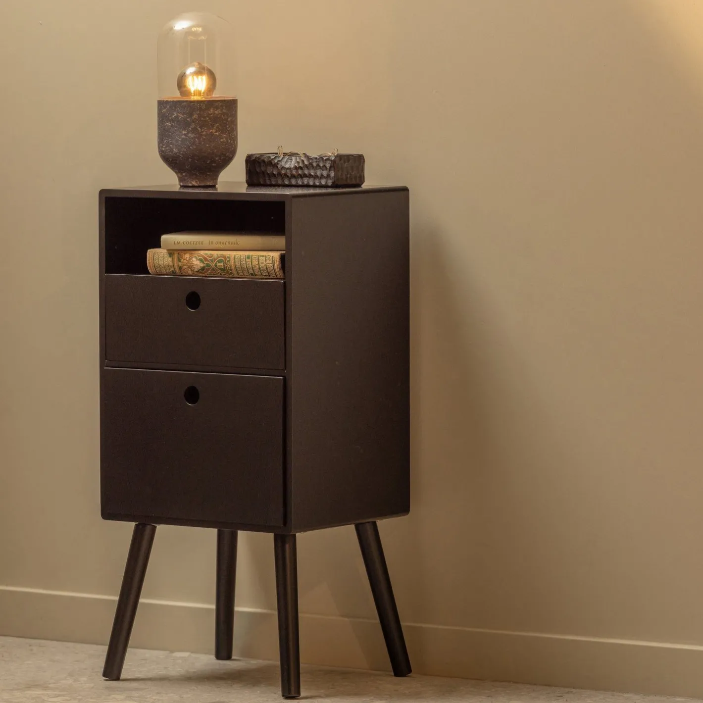 Outlet WOOOD Ozzy Hoog Nachtkastje Black