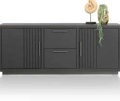 Hot Henders en Hazel Pavie Dressoir Castle Black