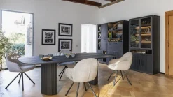 Hot Henders en Hazel Pavie Eettafel Castle Black