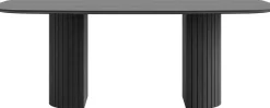 Hot Henders en Hazel Pavie Eettafel Castle Black