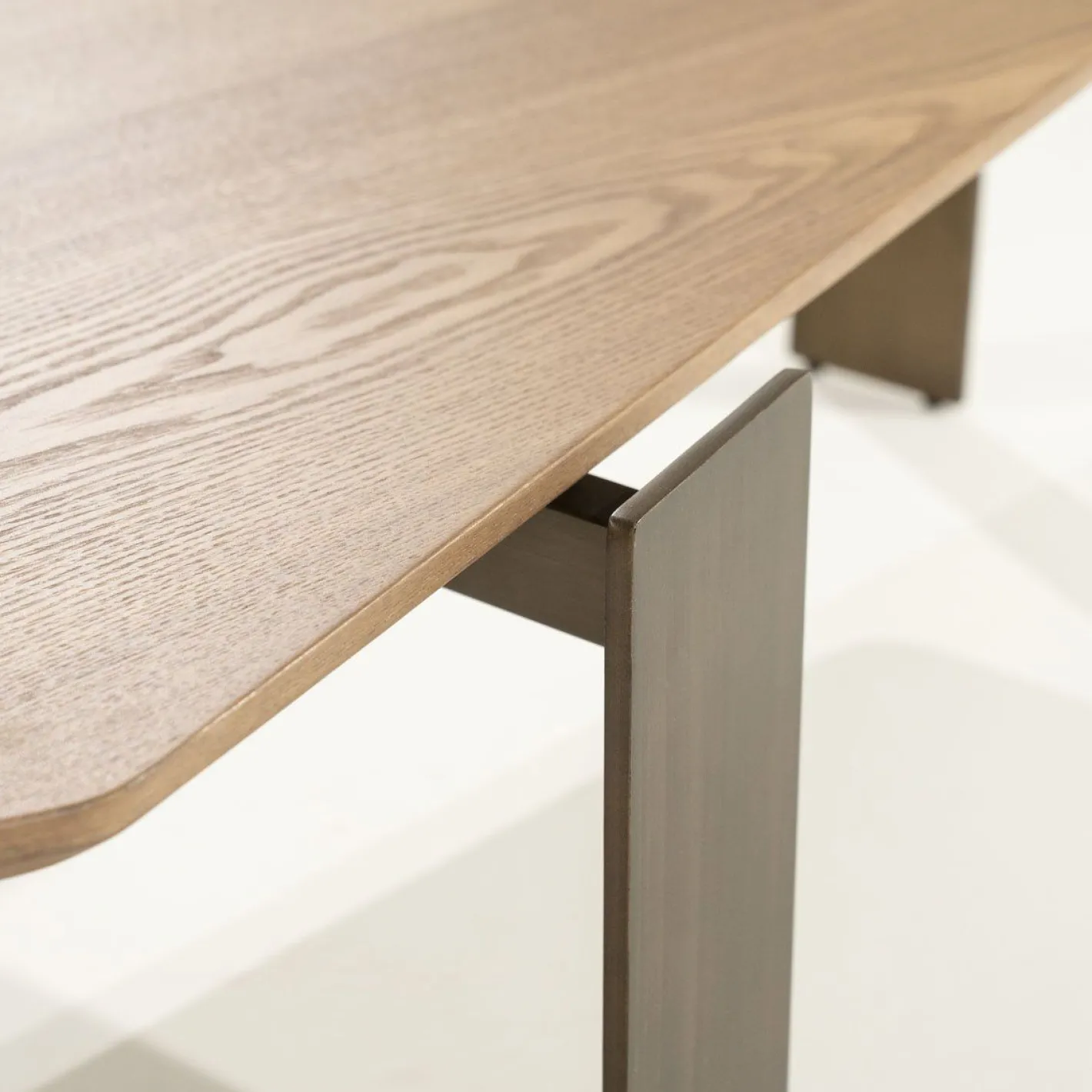 Eleonora Robert Salontafel Bruin