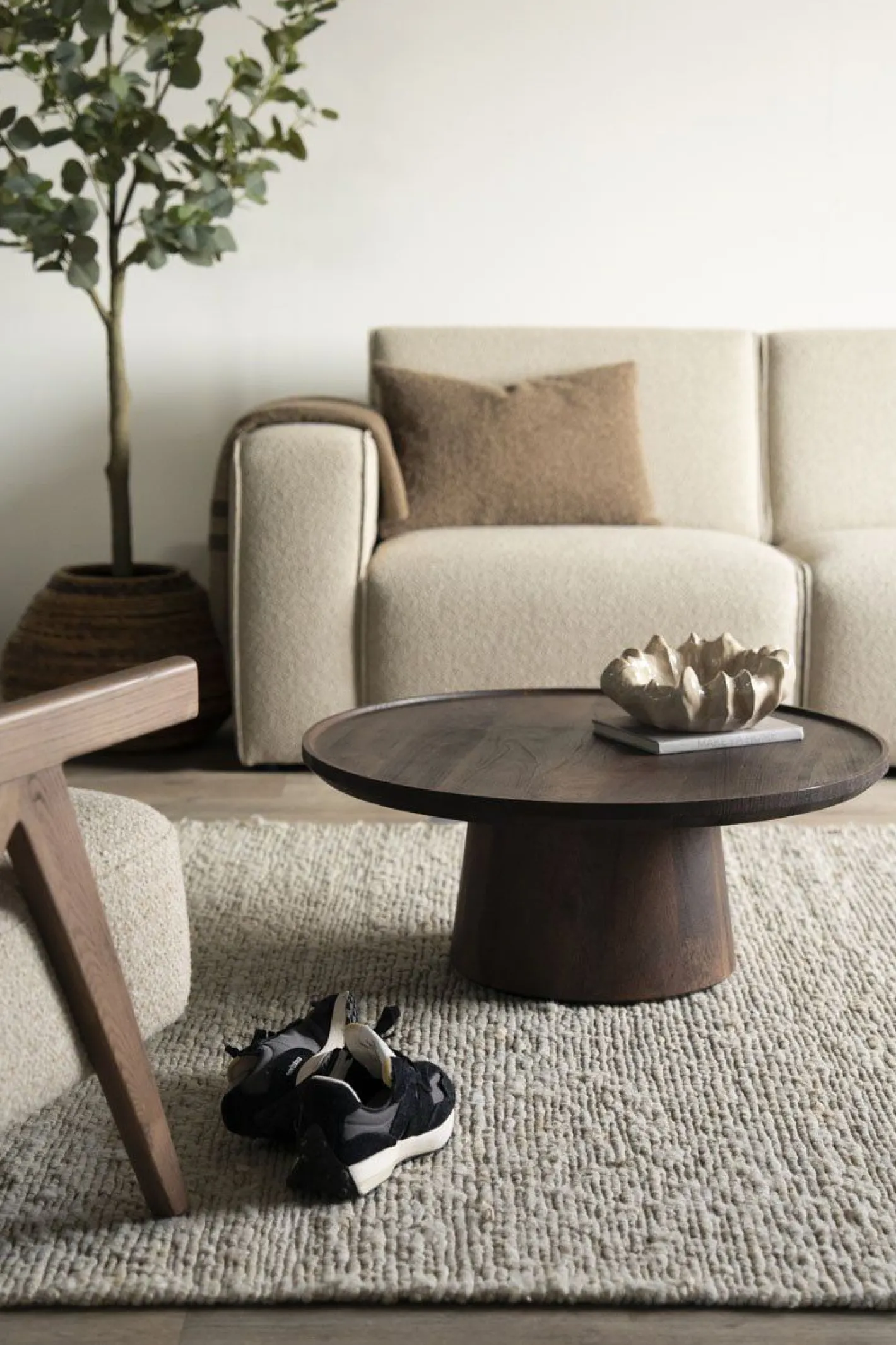 Hot Eleonora Ron M Salontafel Bruin