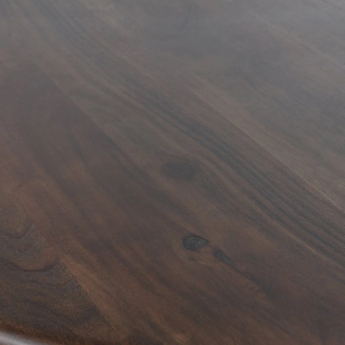 New WOOOD Roundly Eettafel Walnut