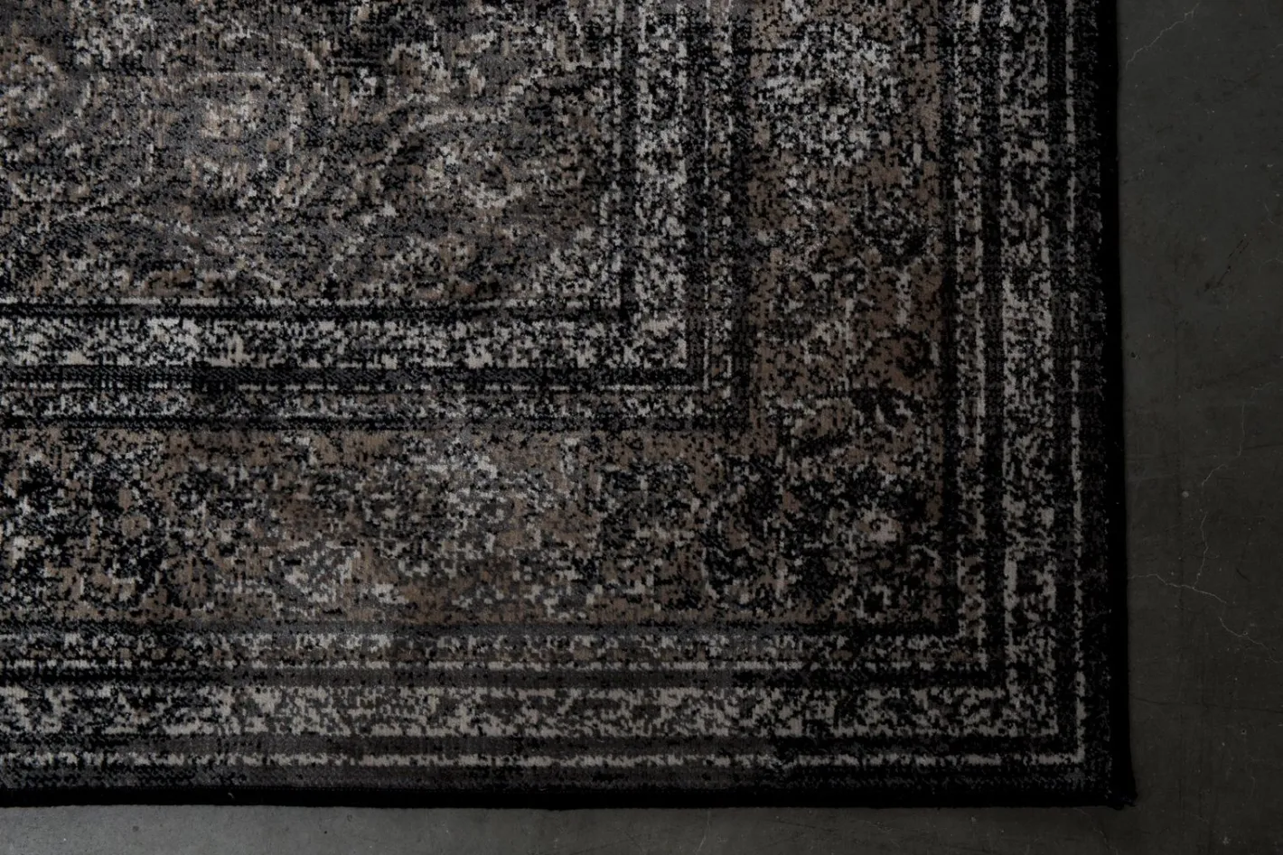 Online Dutchbone Rugged Vloerkleed DARK