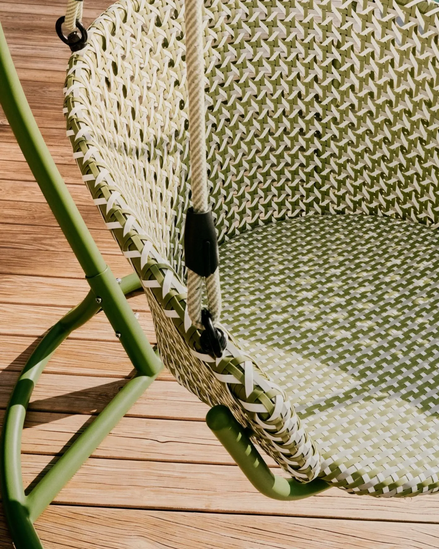 Outlet Kave Home Saliga Outdoor Hangstoel Groen