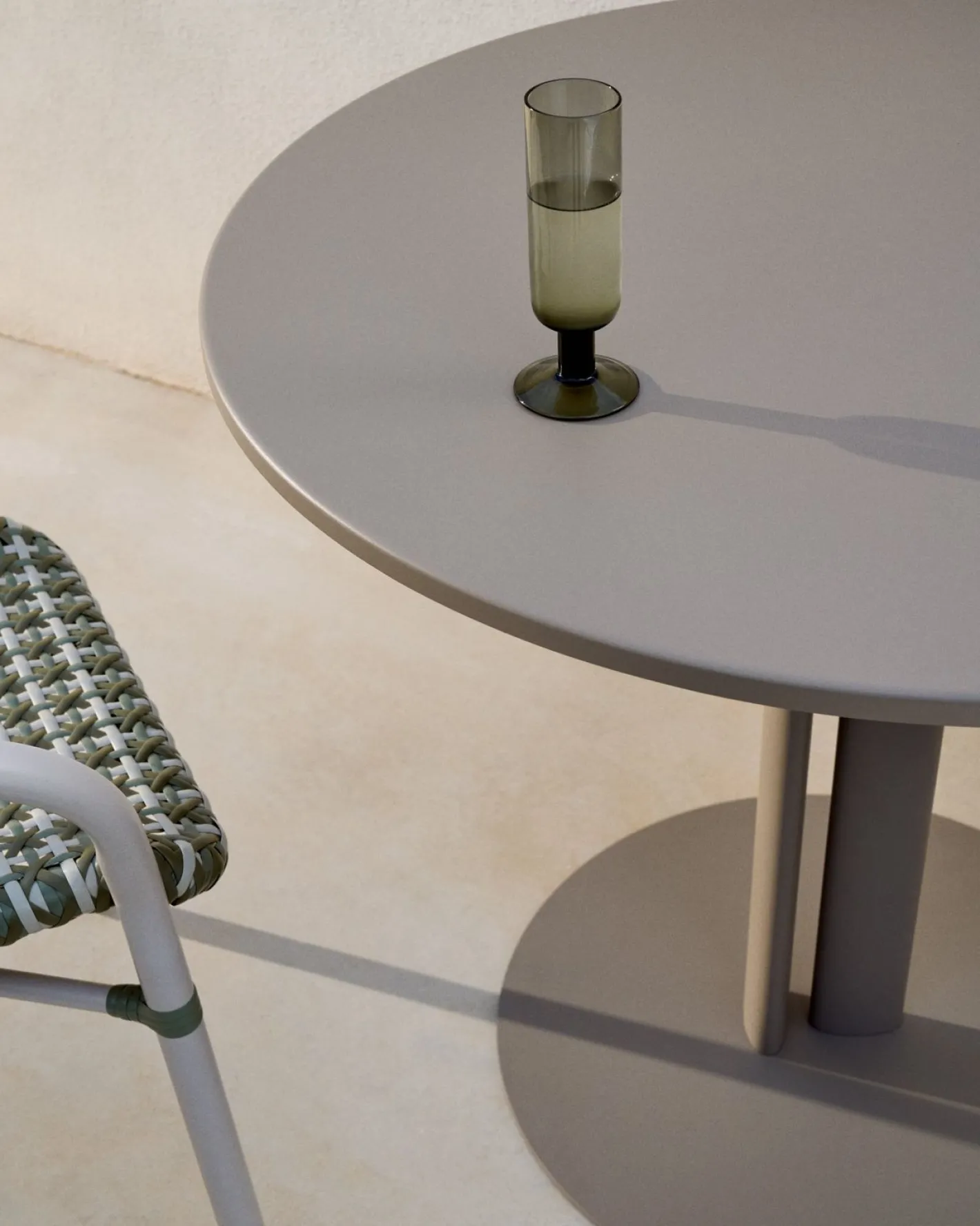 Outlet Kave Home Sedalis Outdoor Bistrotafel Taupe