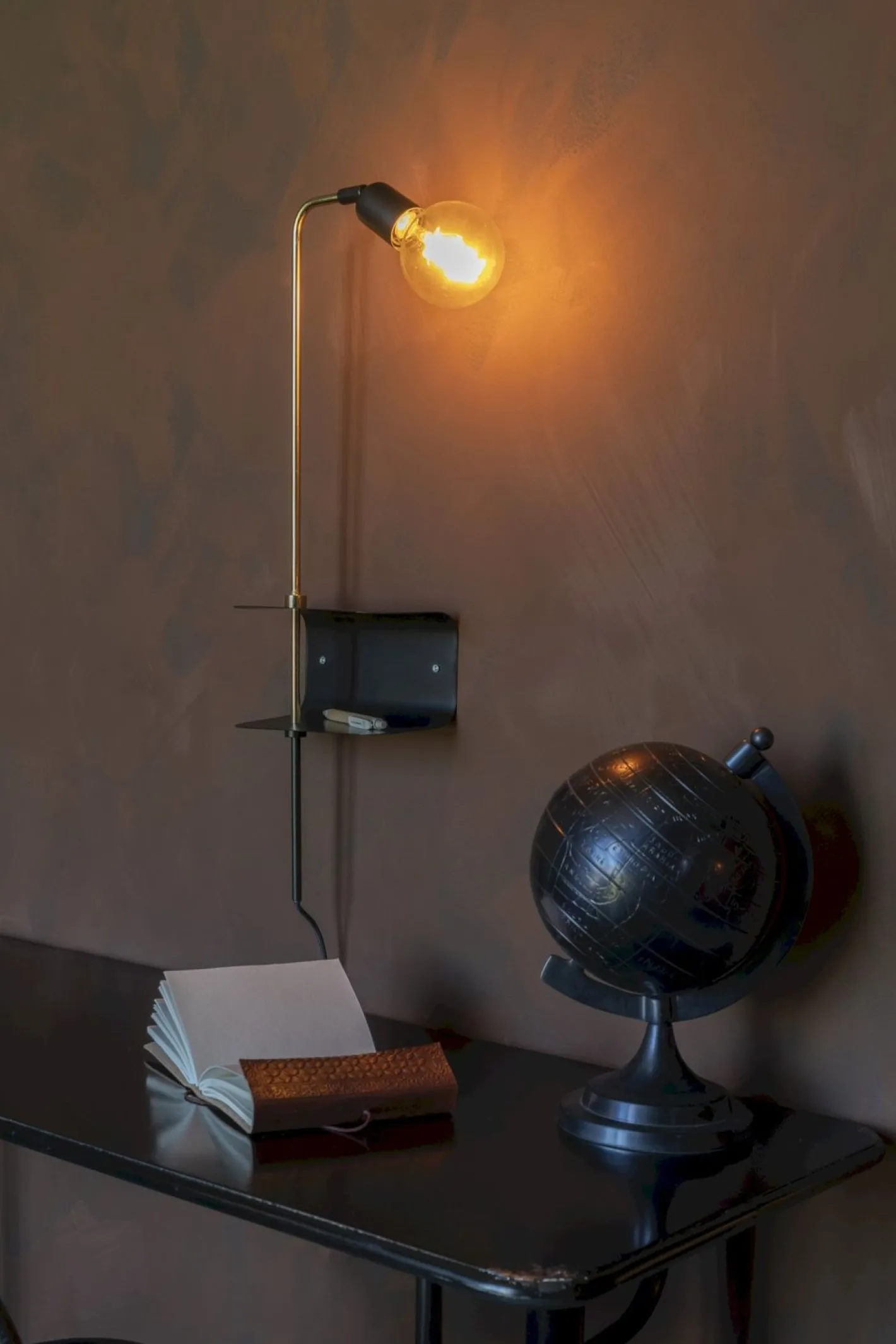 Online Dutchbone Shaw Wandlamp Black