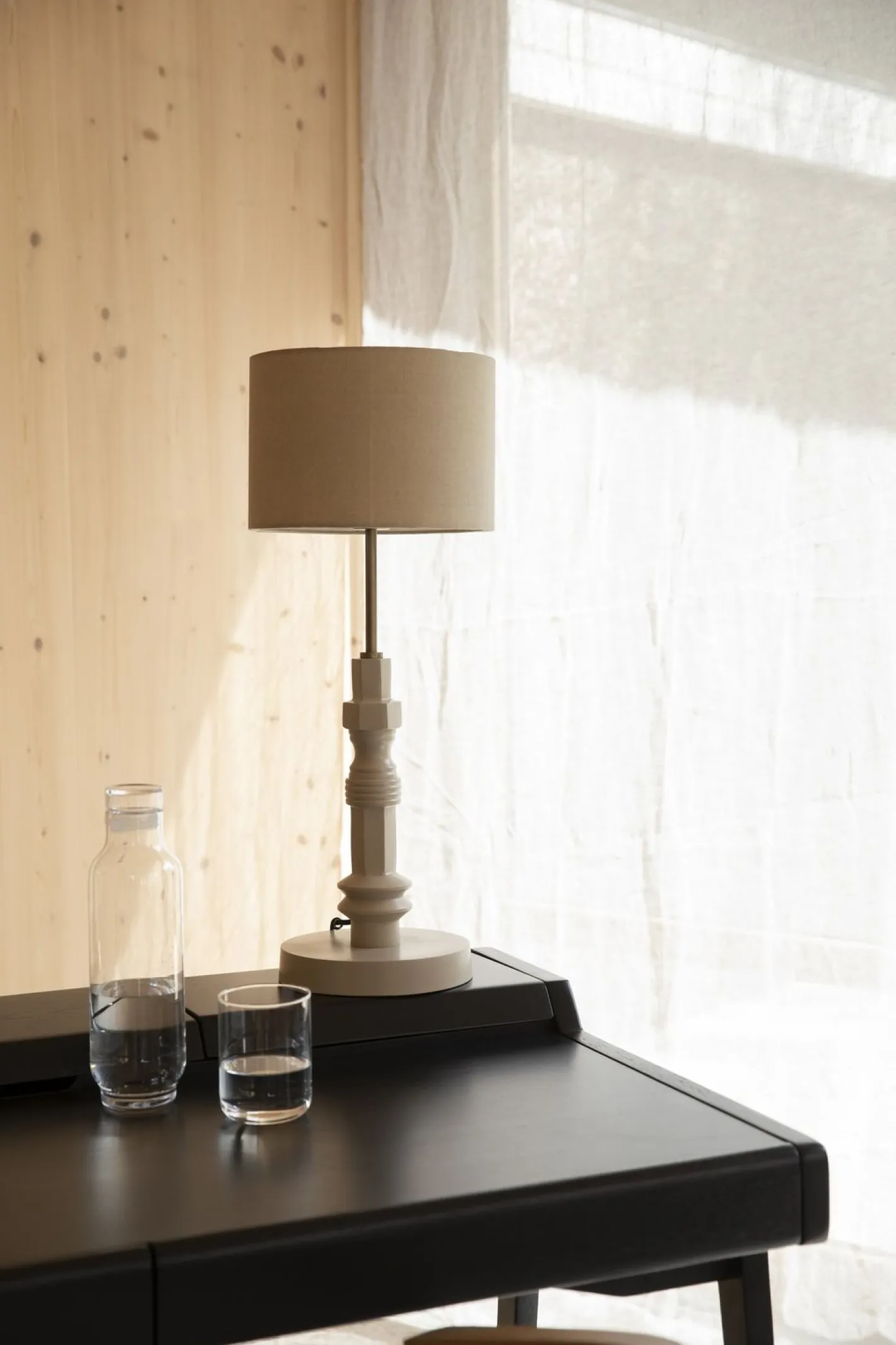New Zuiver Totem Tafellamp Beige